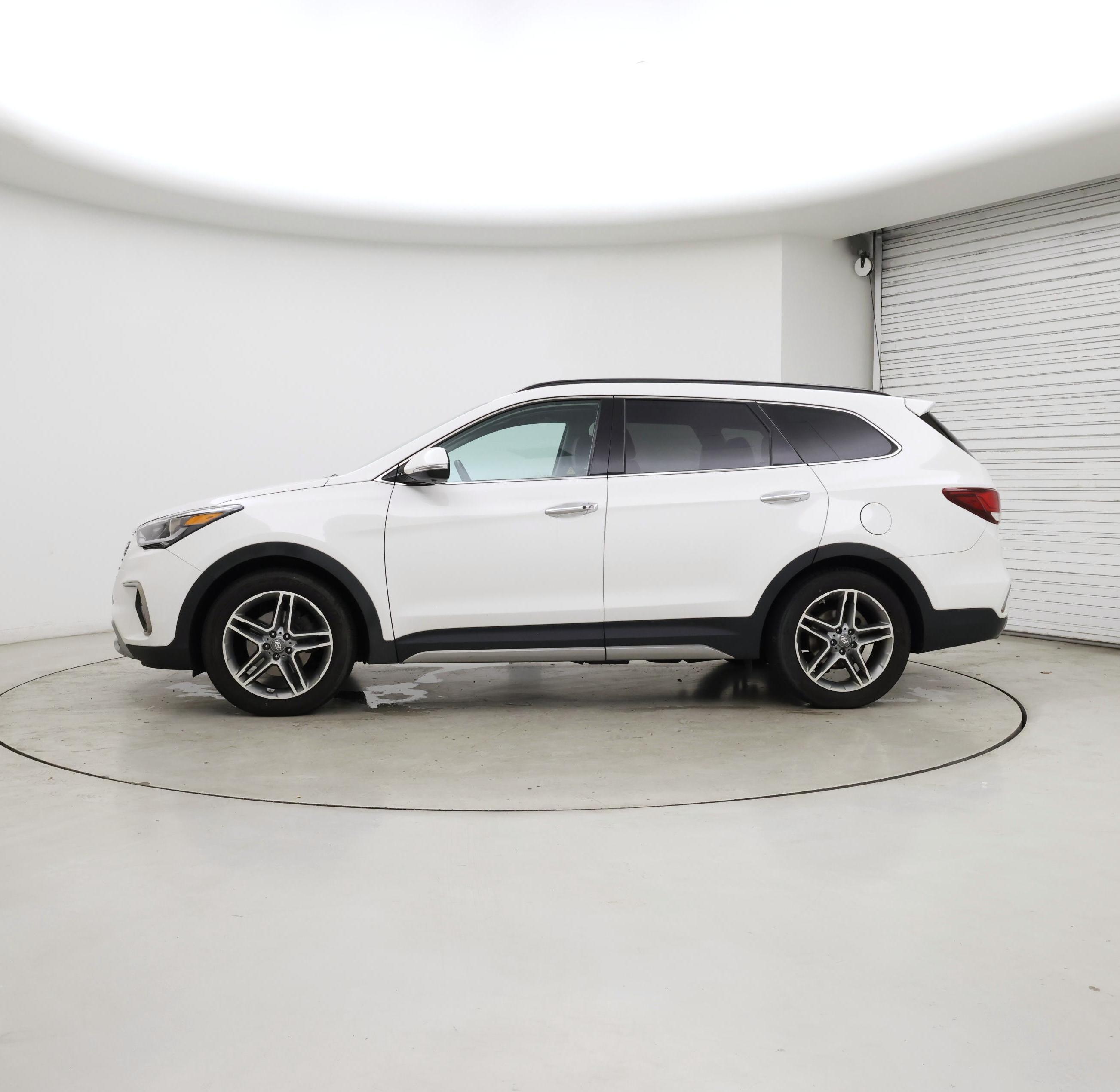 Thumbnail: 2017 Hyundai Santa Fe - 3