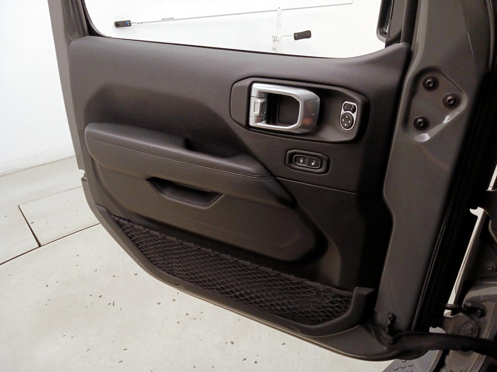 Thumbnail: 2020 Jeep Wrangler - 12