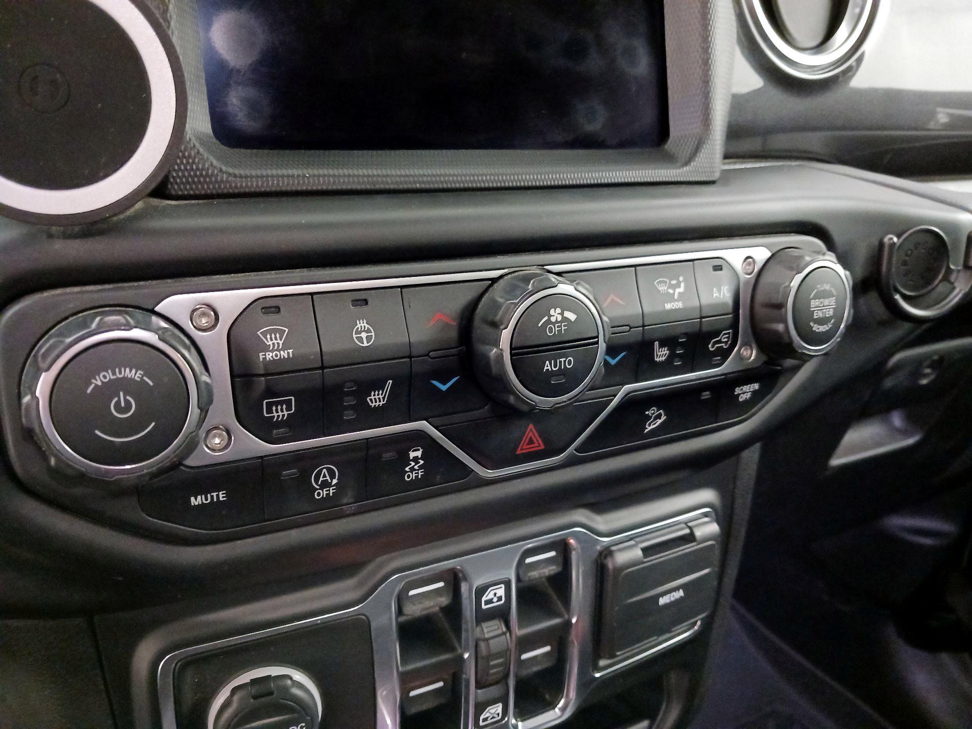 Thumbnail: 2020 Jeep Wrangler - 17