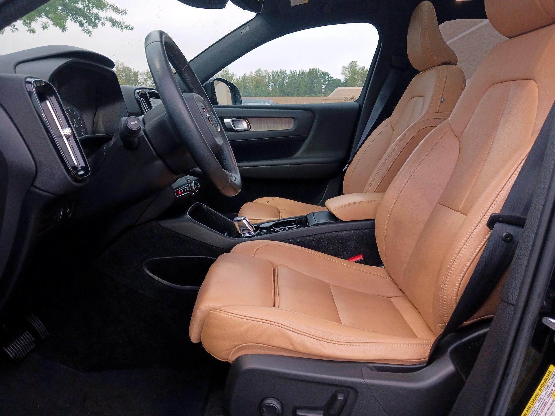 Thumbnail: 2019 Volvo XC40 - 9