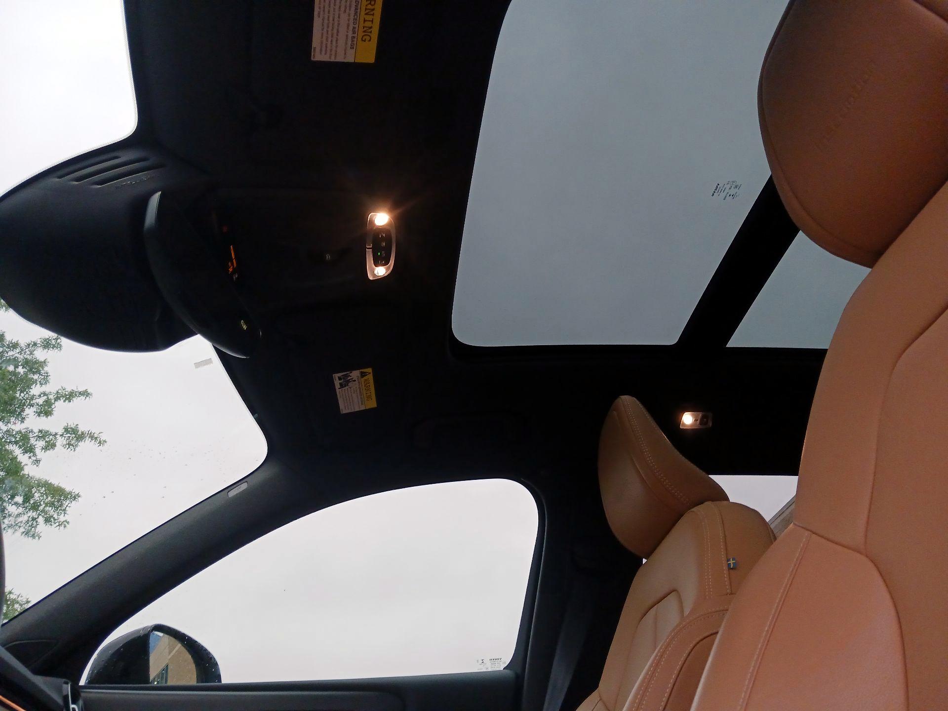 Thumbnail: 2019 Volvo XC40 - 18
