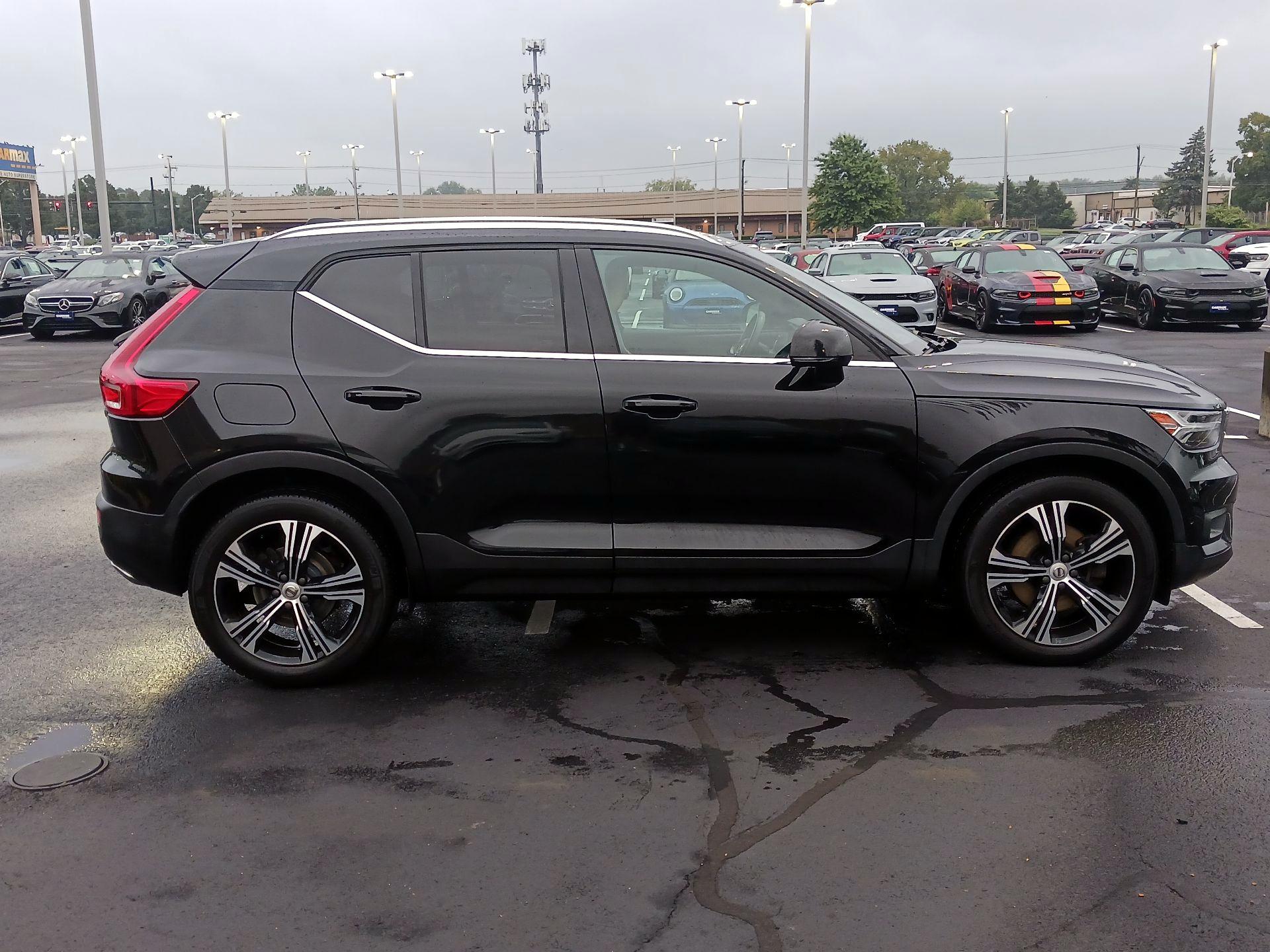 Thumbnail: 2019 Volvo XC40 - 4