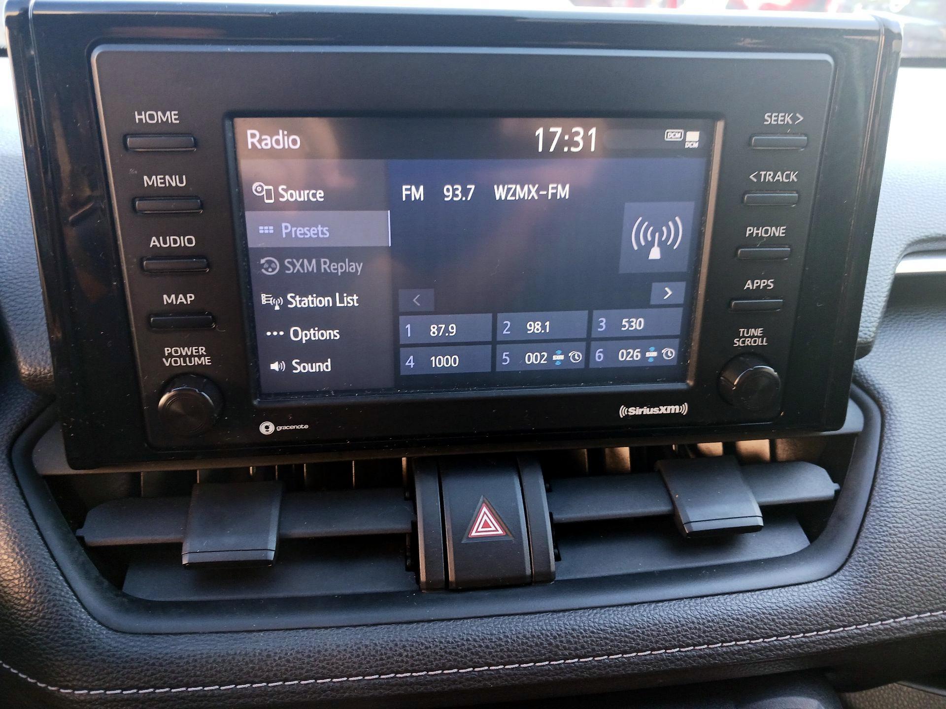 Thumbnail: 2020 Toyota RAV4 - 15