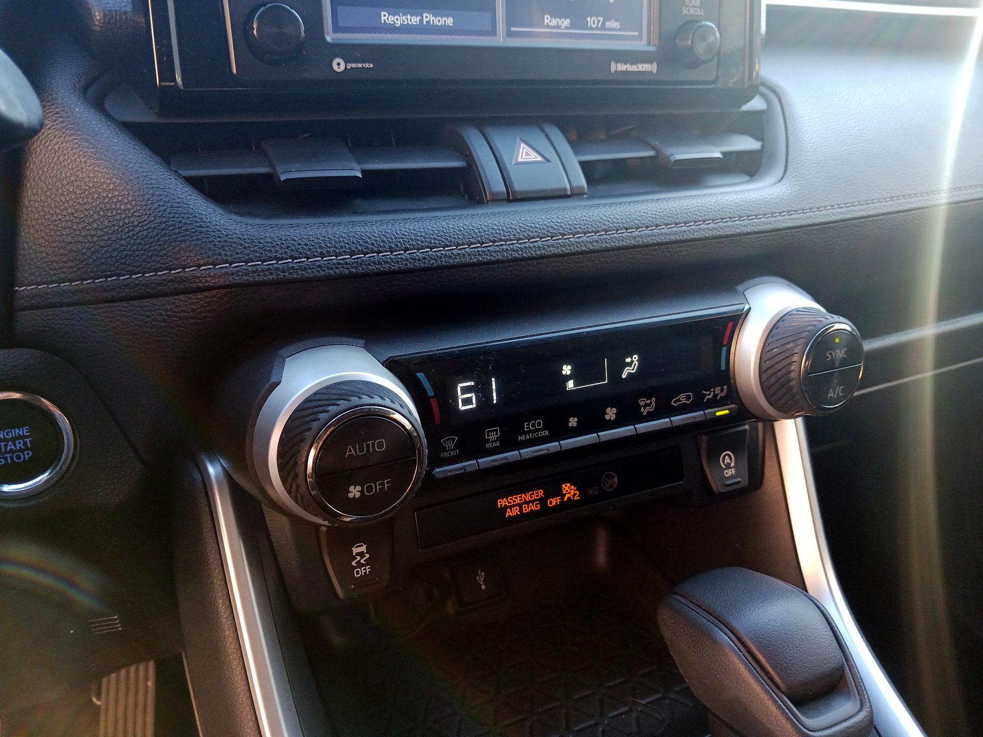 Thumbnail: 2020 Toyota RAV4 - 16