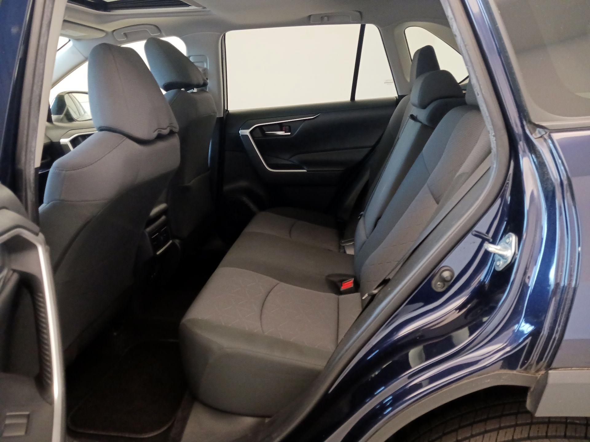 Thumbnail: 2020 Toyota RAV4 - 20