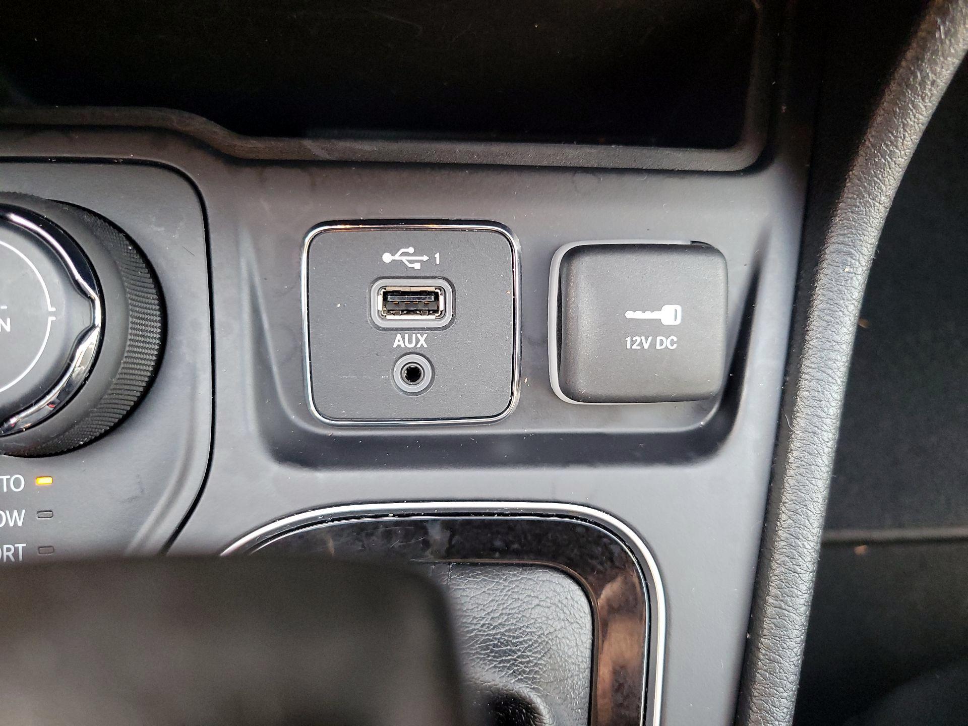Thumbnail: 2020 Jeep Cherokee - 18