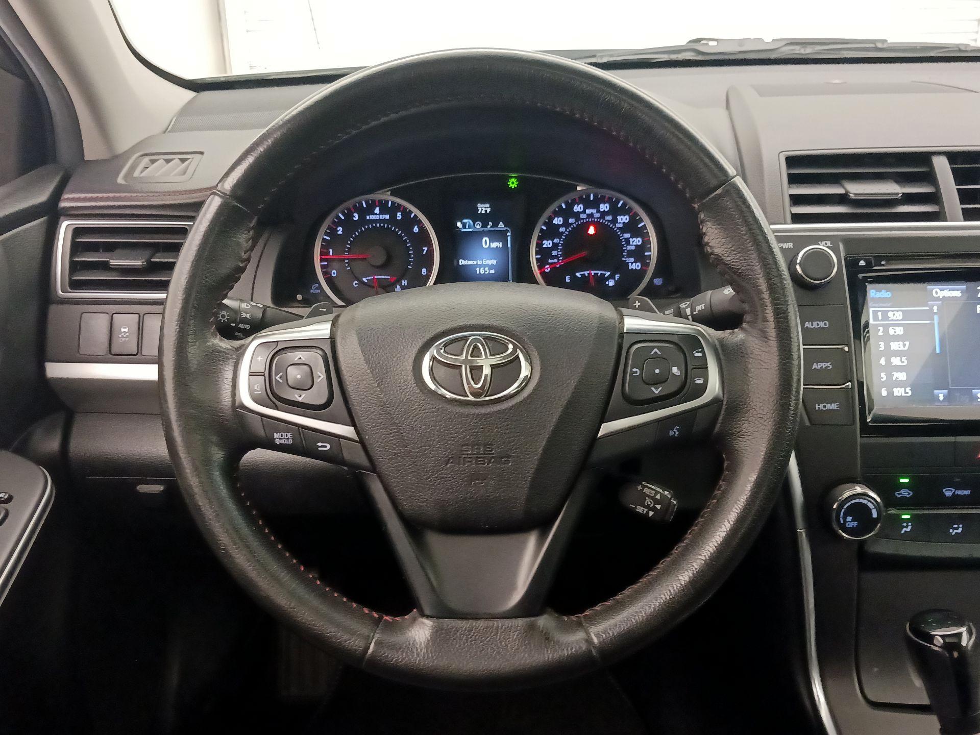 Thumbnail: 2015 Toyota Camry - 10