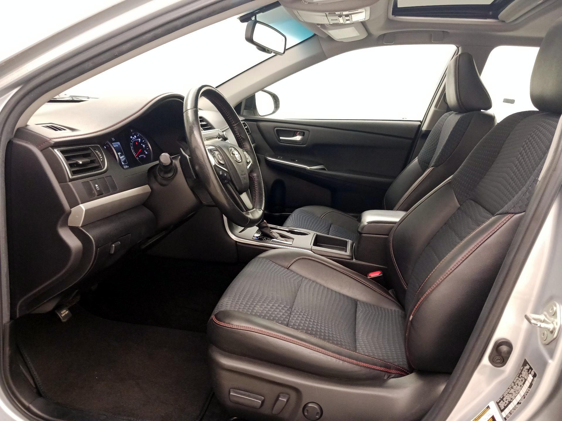 Thumbnail: 2015 Toyota Camry - 11