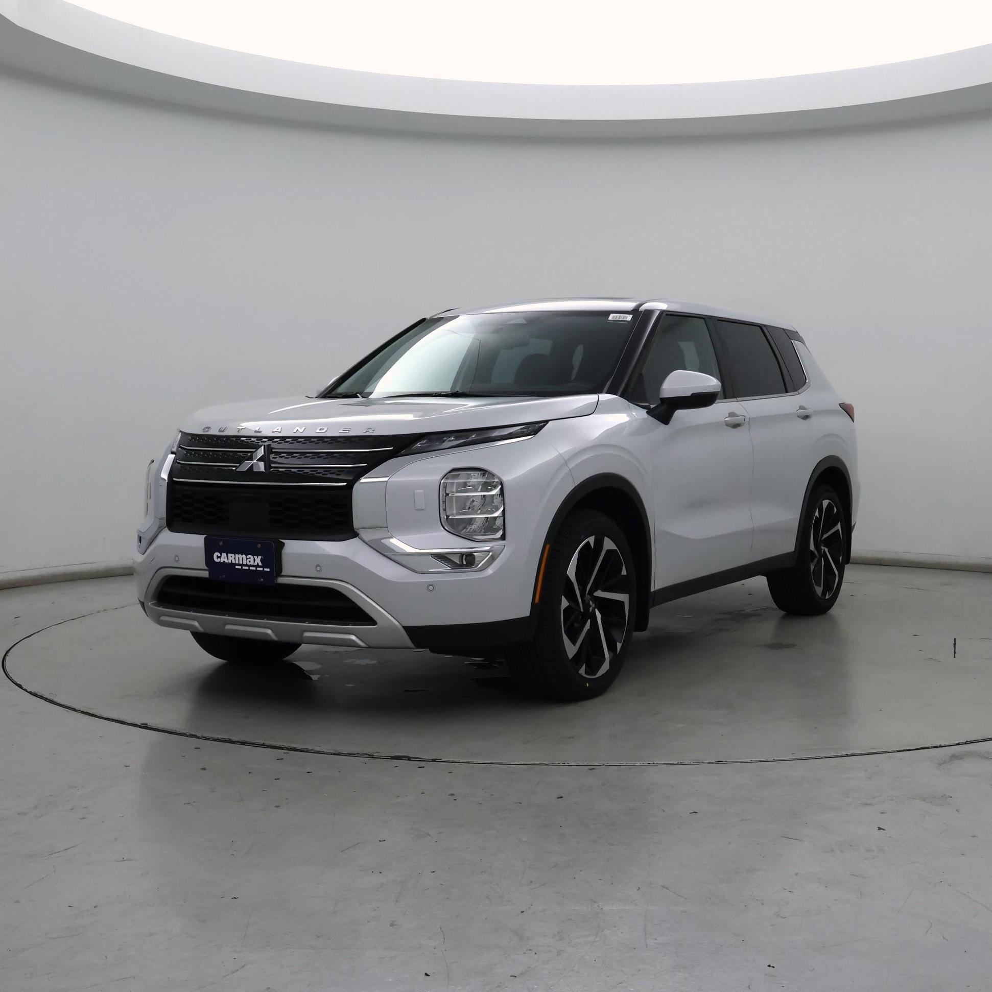 Thumbnail: 2023 Mitsubishi Outlander - 4