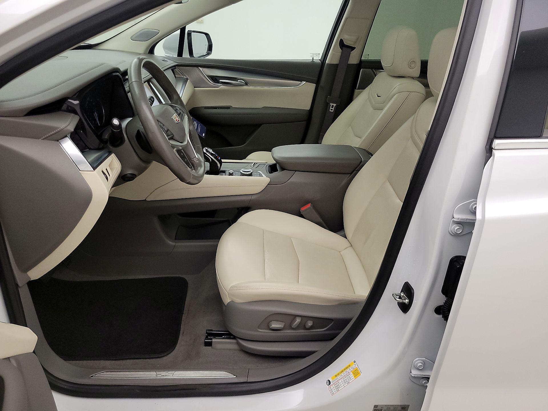 Thumbnail: 2022 Cadillac XT5 - 11