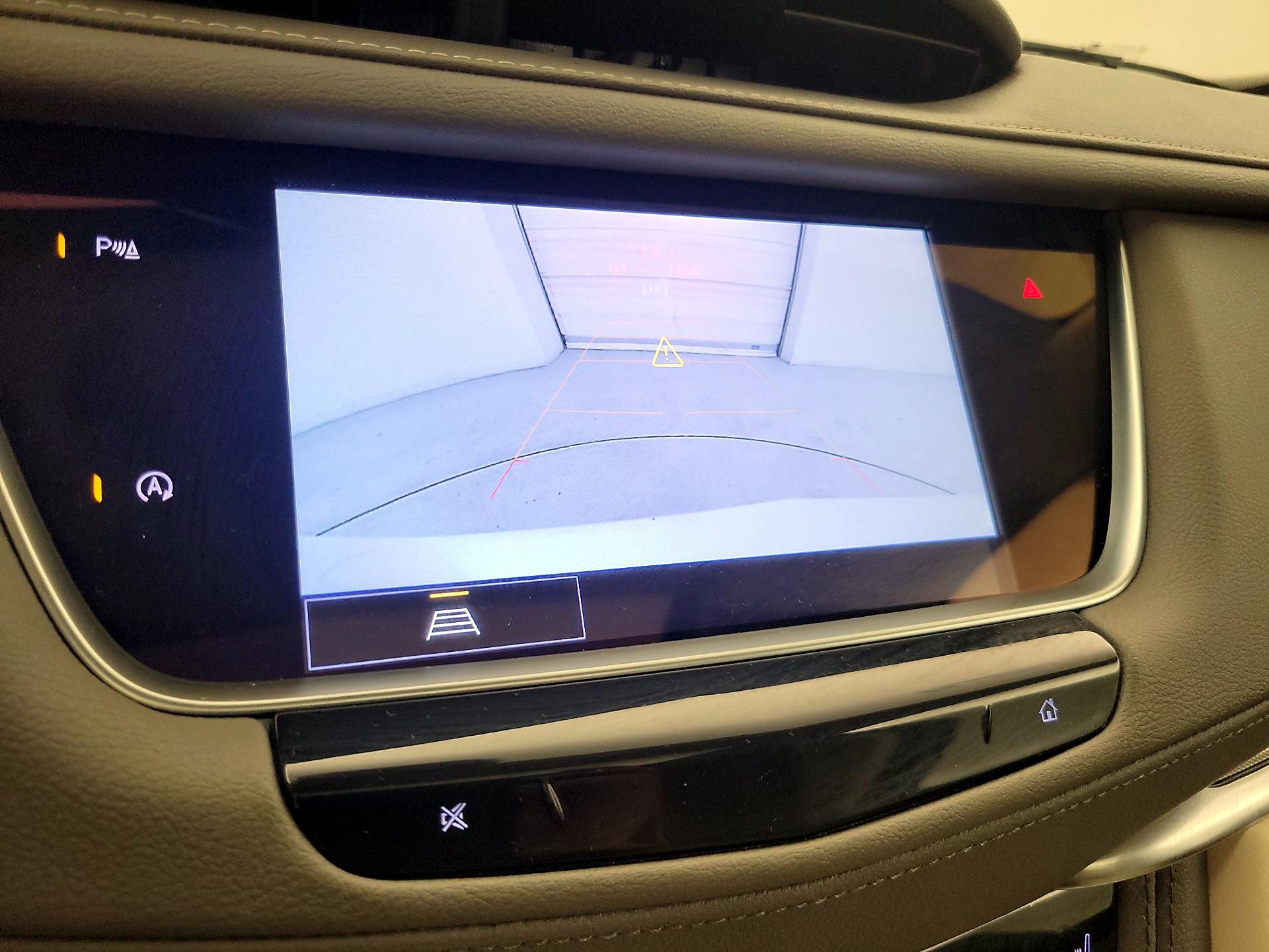 Thumbnail: 2022 Cadillac XT5 - 15