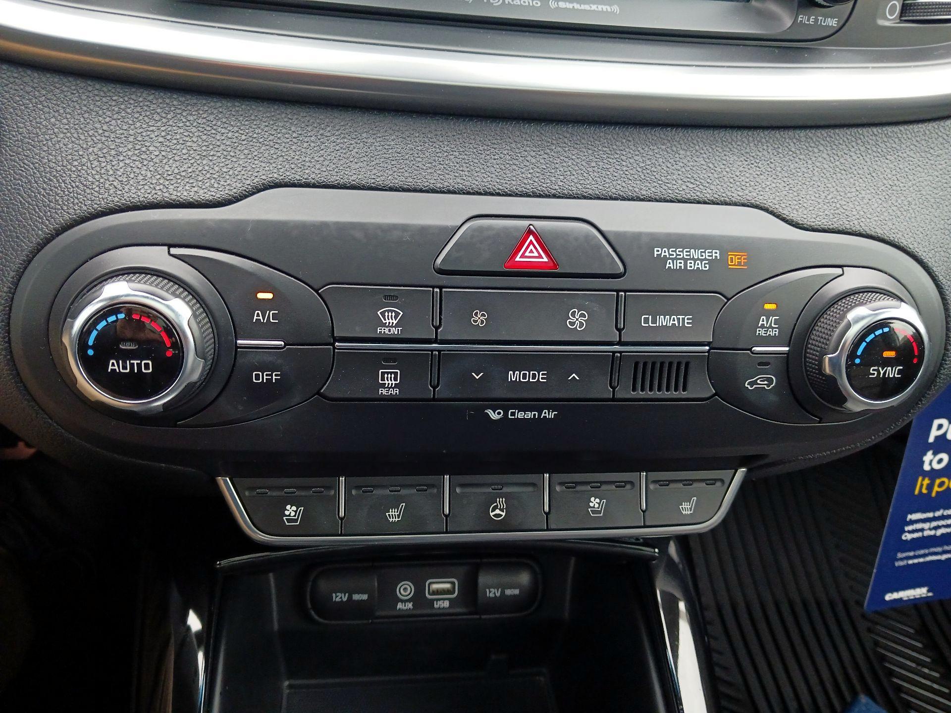 Thumbnail: 2016 Kia Sorento - 15