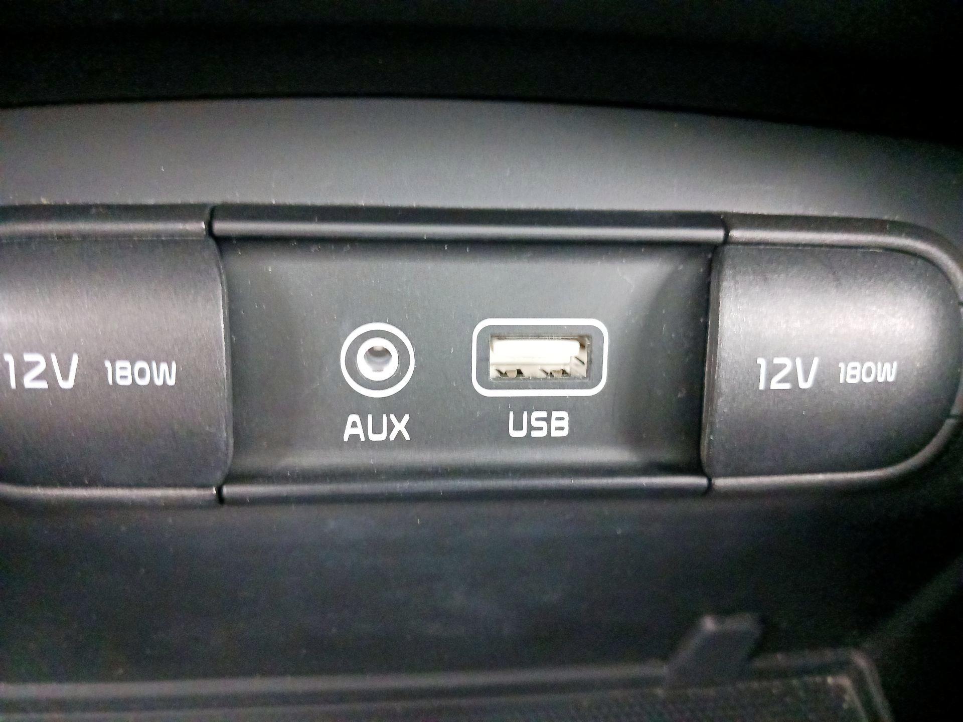 Thumbnail: 2016 Kia Sorento - 17