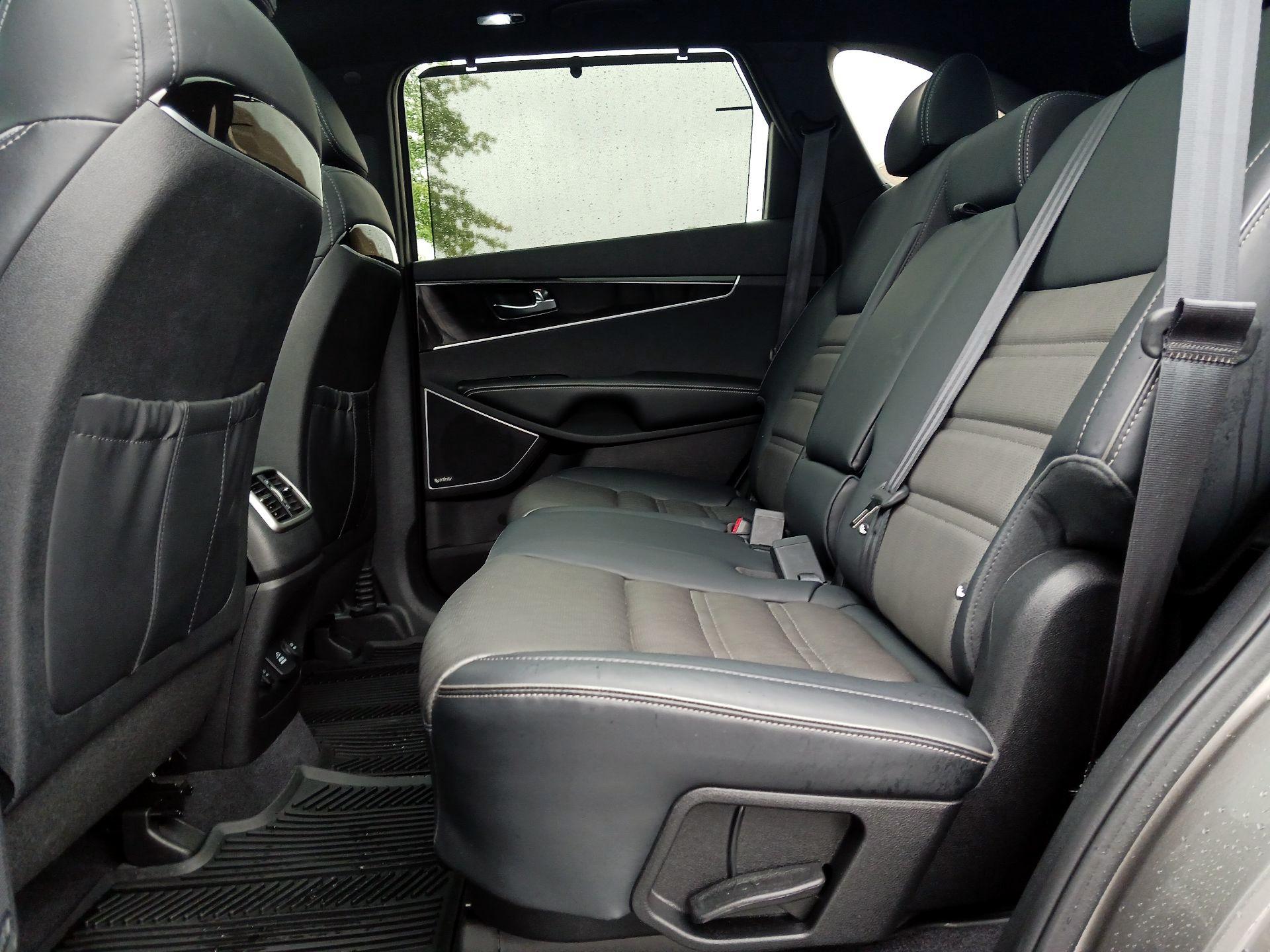Thumbnail: 2016 Kia Sorento - 19