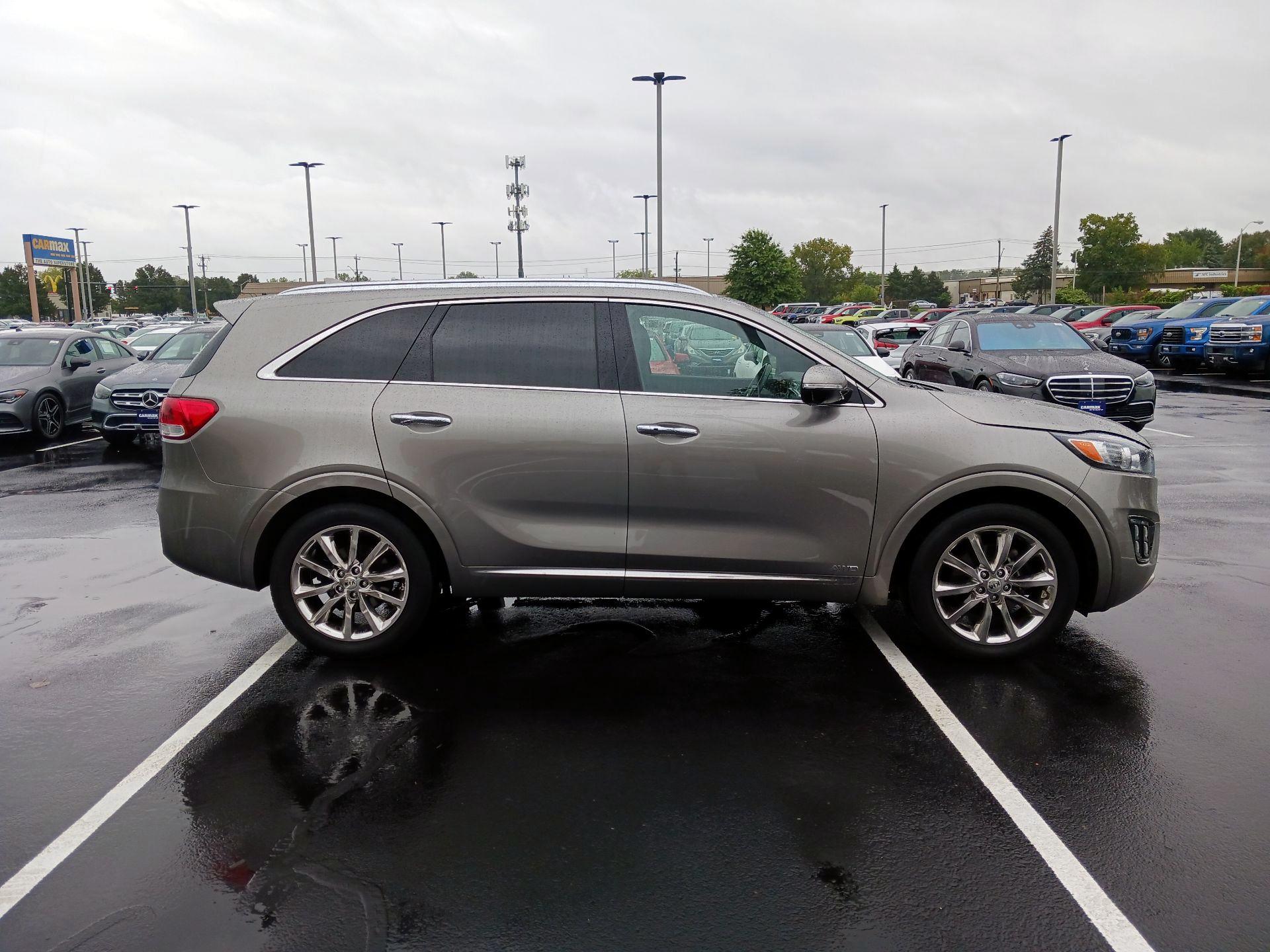 Thumbnail: 2016 Kia Sorento - 4