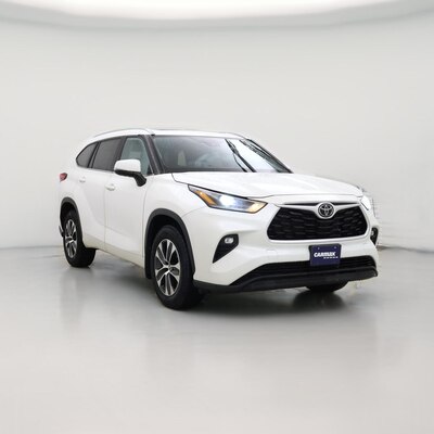 White 2021 Toyota Highlander XLE