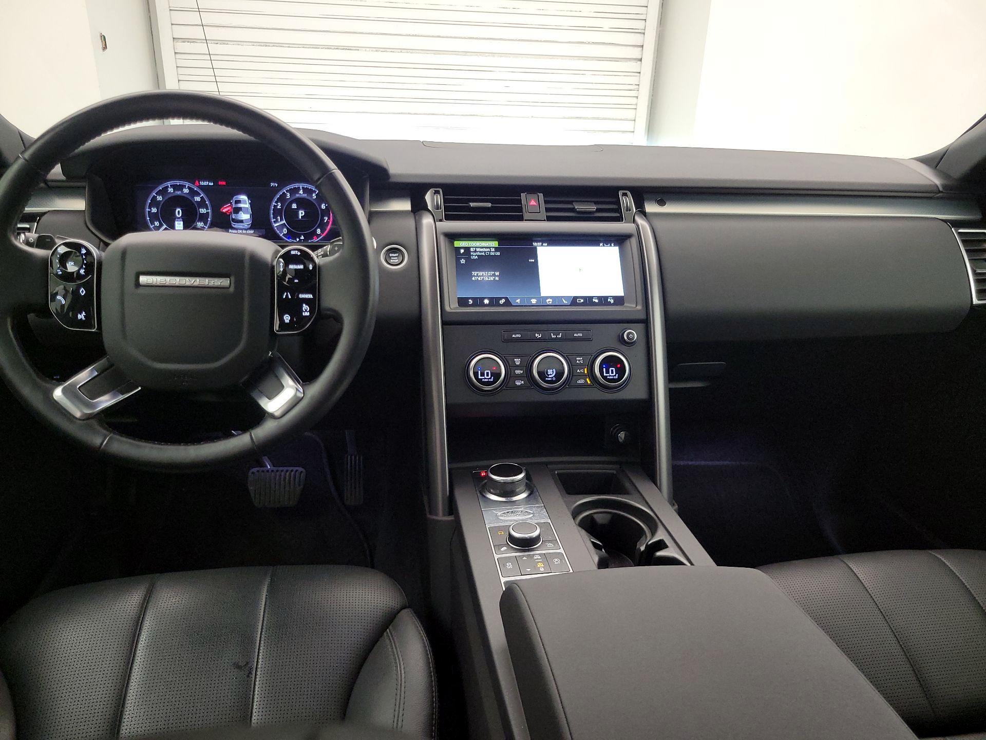 Thumbnail: 2020 Land Rover Discovery - 9