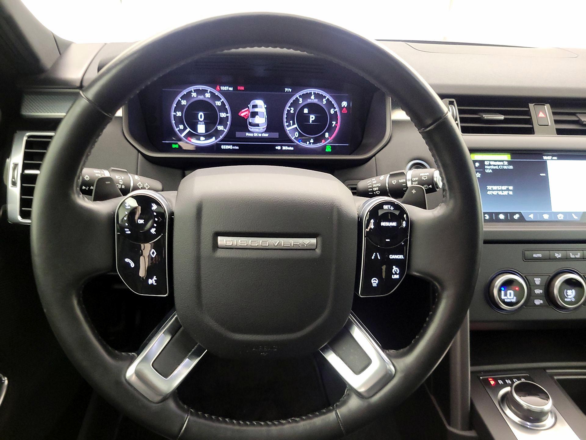 Thumbnail: 2020 Land Rover Discovery - 10