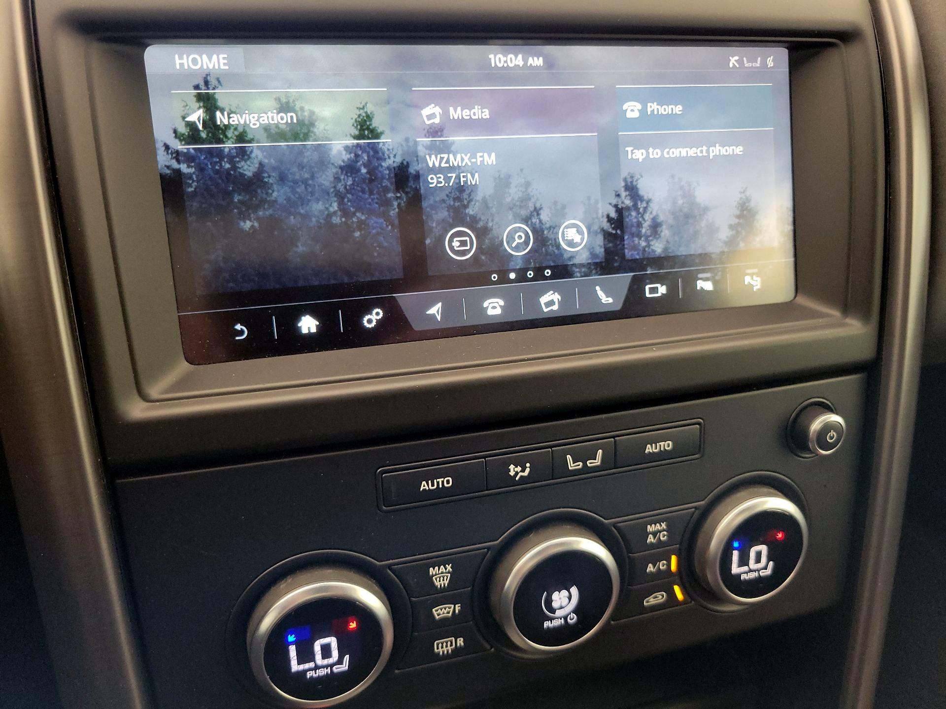 Thumbnail: 2020 Land Rover Discovery - 16