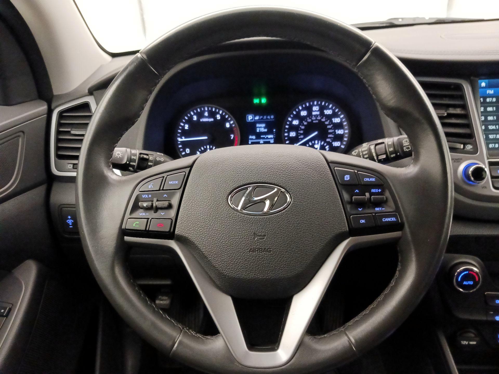Thumbnail: 2016 Hyundai Tucson - 10
