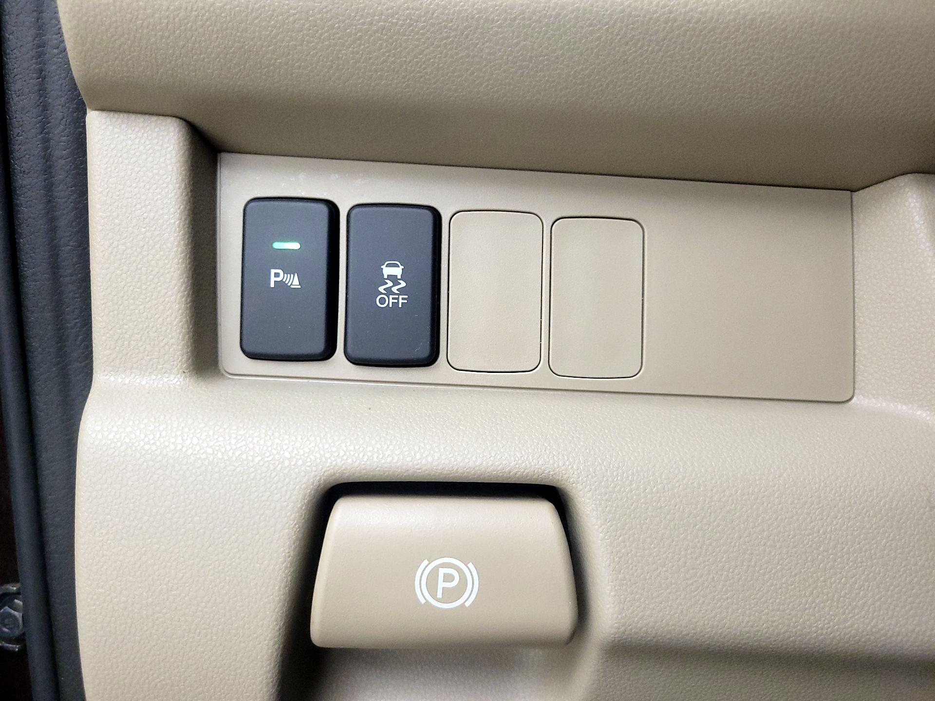 Thumbnail: 2014 Honda Pilot - 13