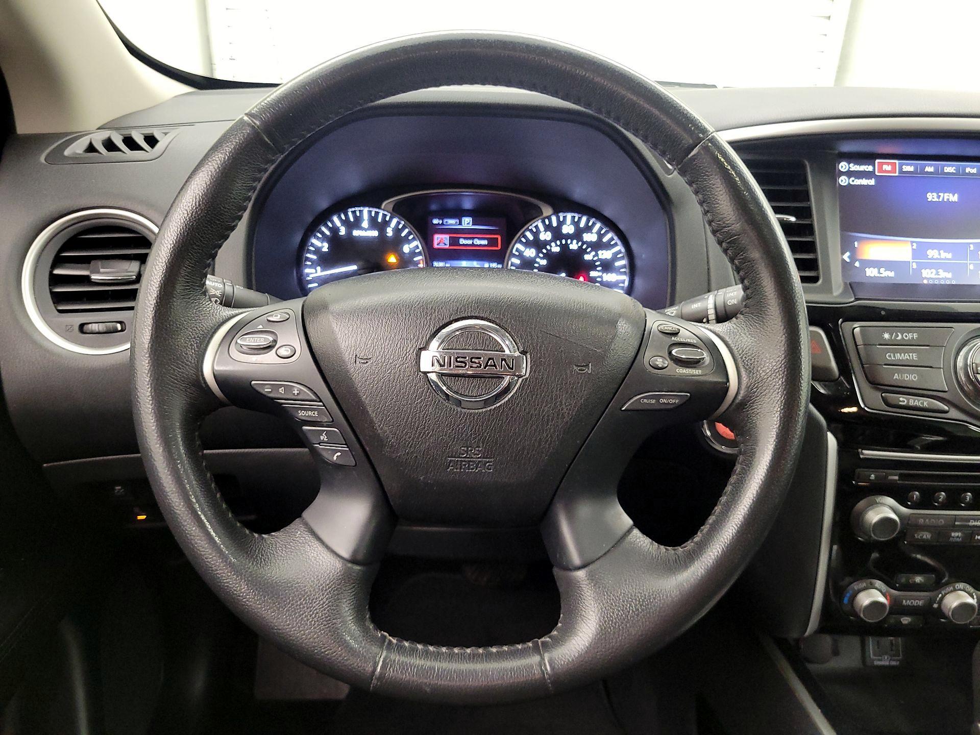 Thumbnail: 2019 Nissan Pathfinder - 10