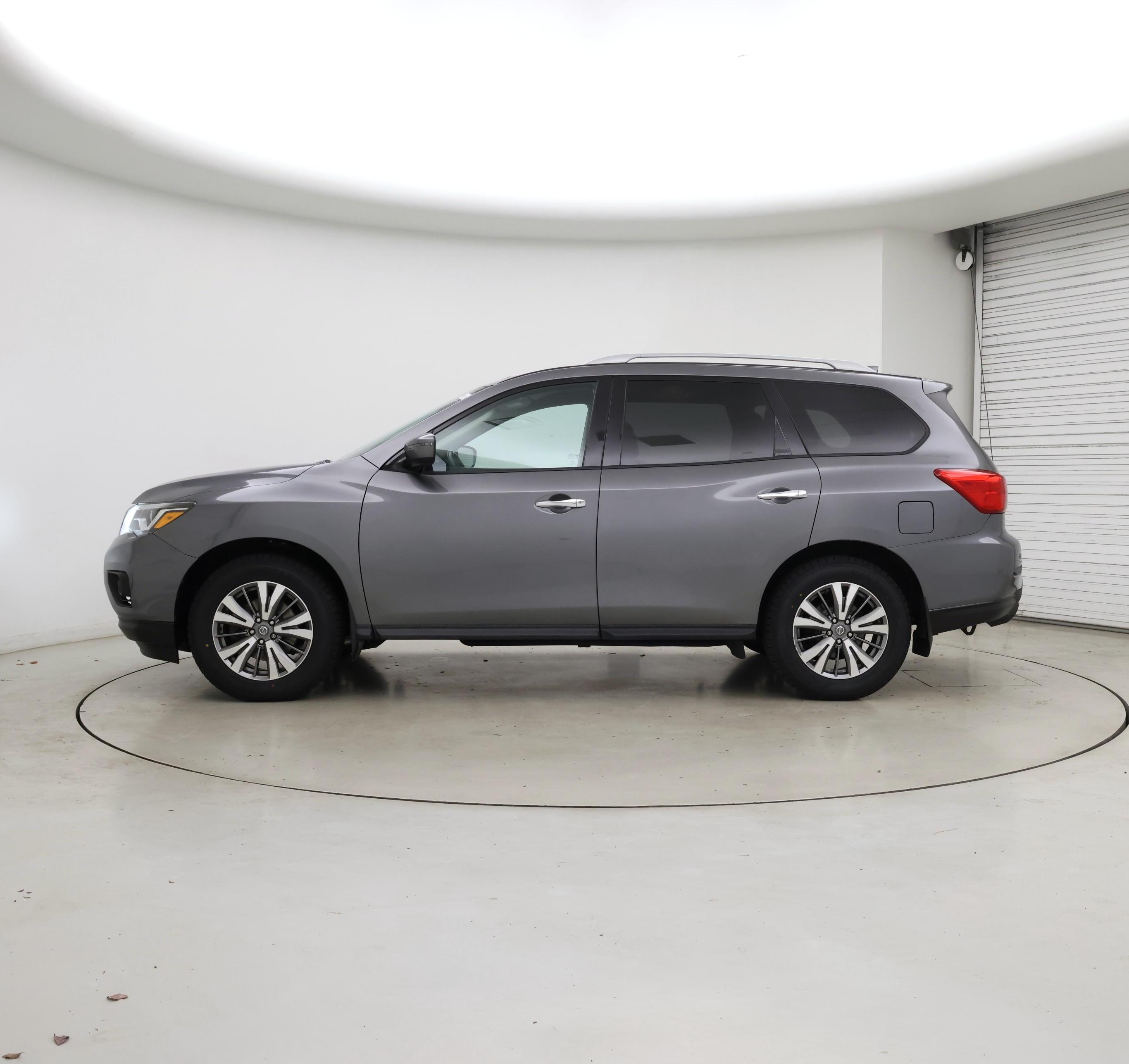 Thumbnail: 2019 Nissan Pathfinder - 3