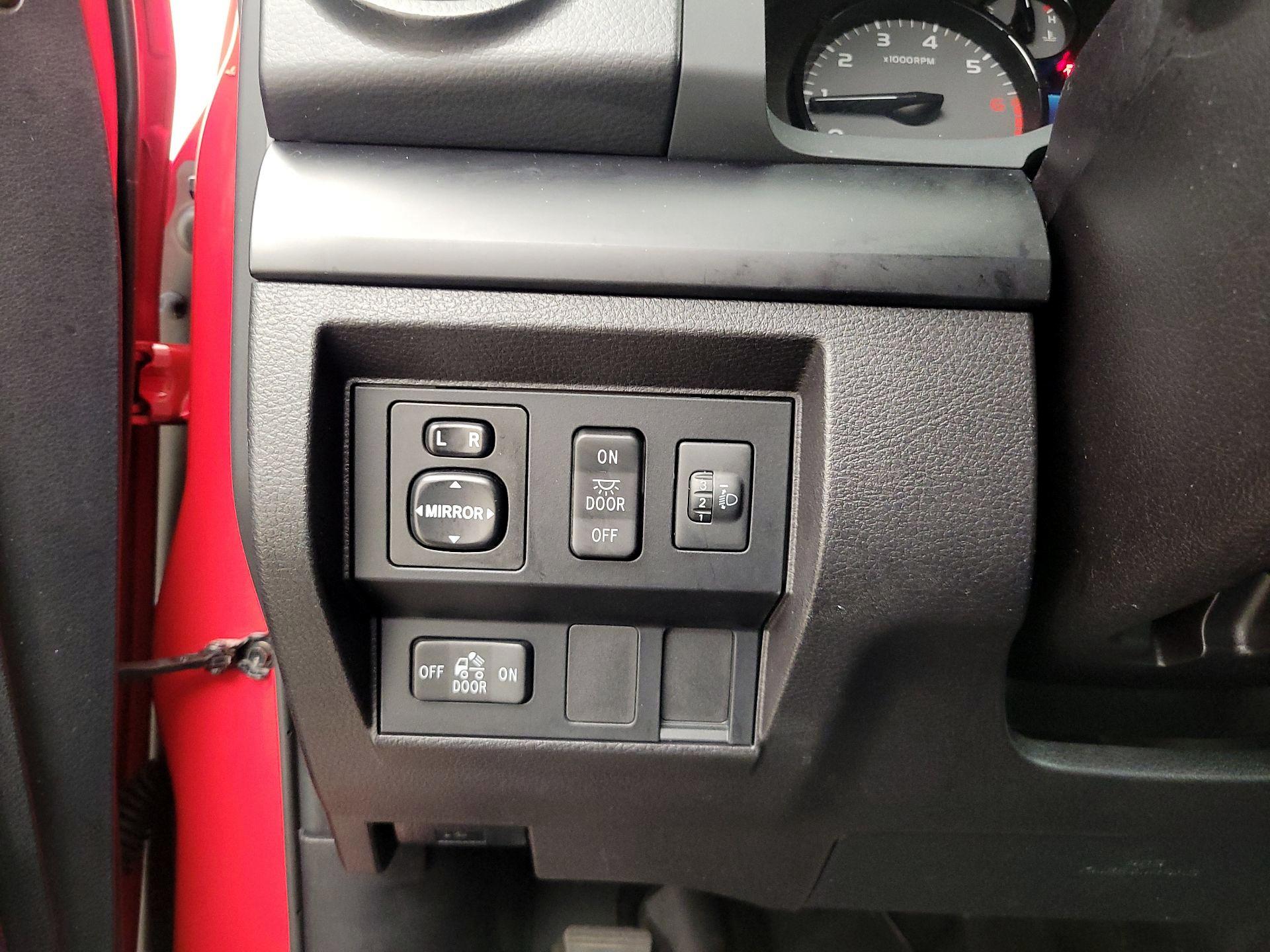 Thumbnail: 2016 Toyota Tundra - 13