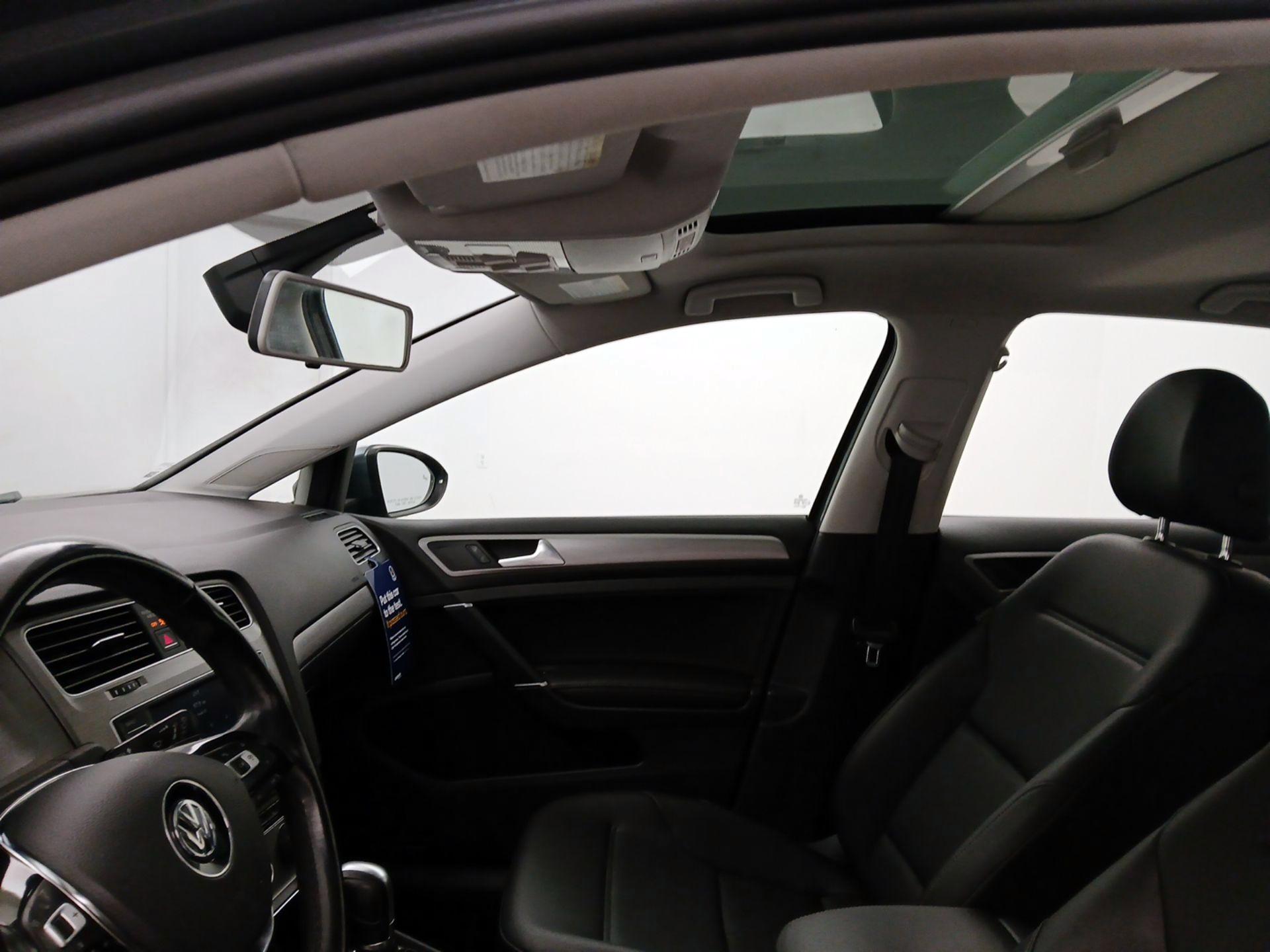 Thumbnail: 2017 Volkswagen Golf - 19