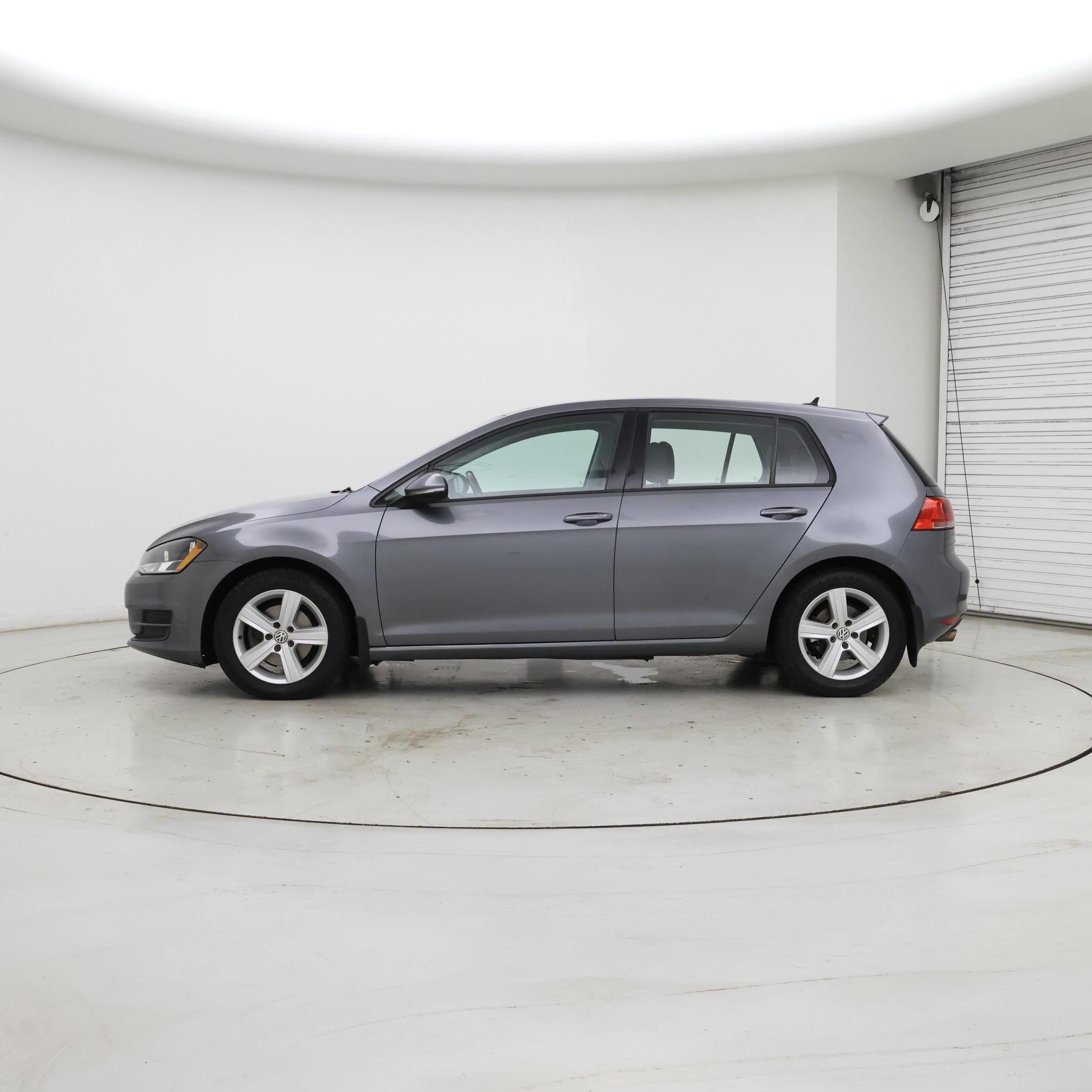 Thumbnail: 2017 Volkswagen Golf - 3