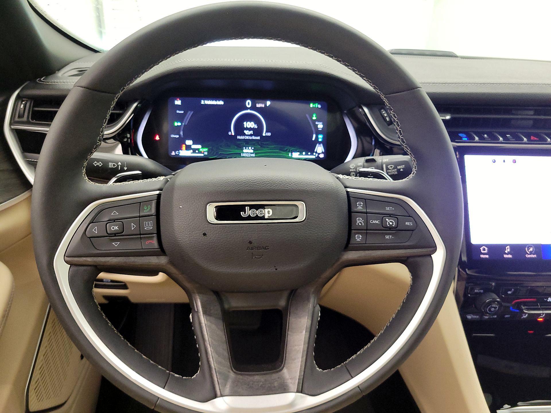Thumbnail: 2023 Jeep Grand Cherokee - 10