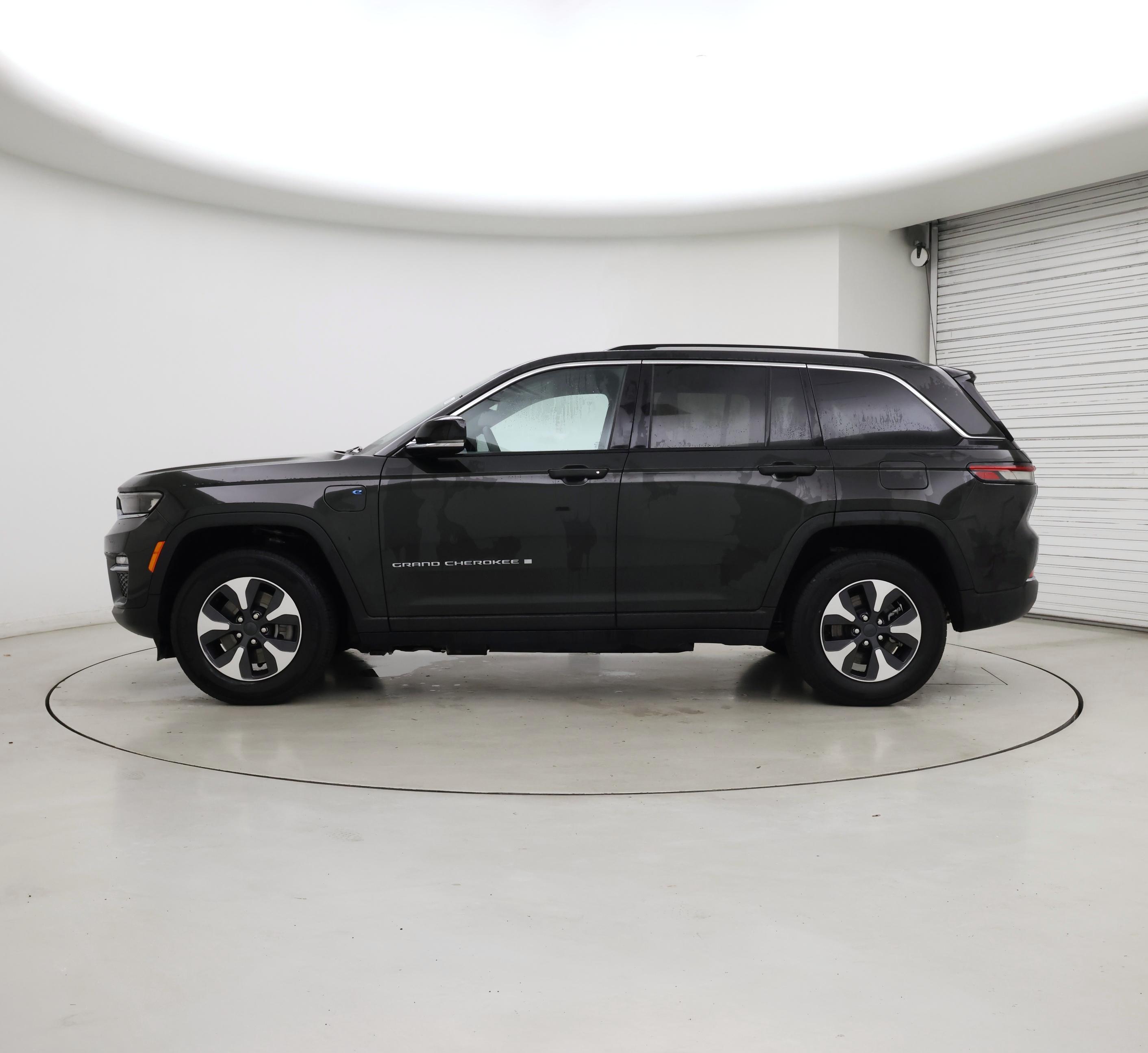 Thumbnail: 2023 Jeep Grand Cherokee - 3