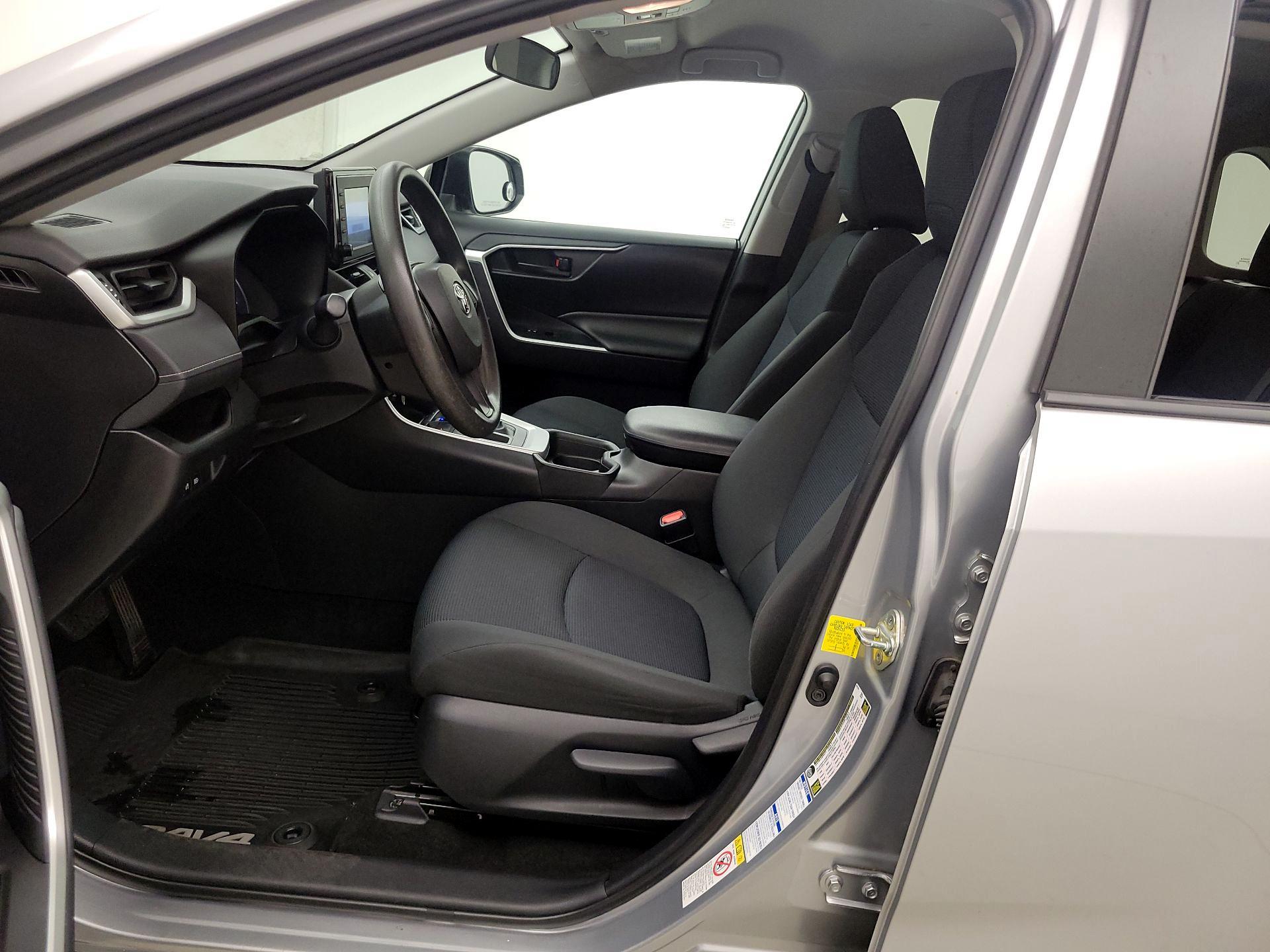 Thumbnail: 2019 Toyota RAV4 - 11