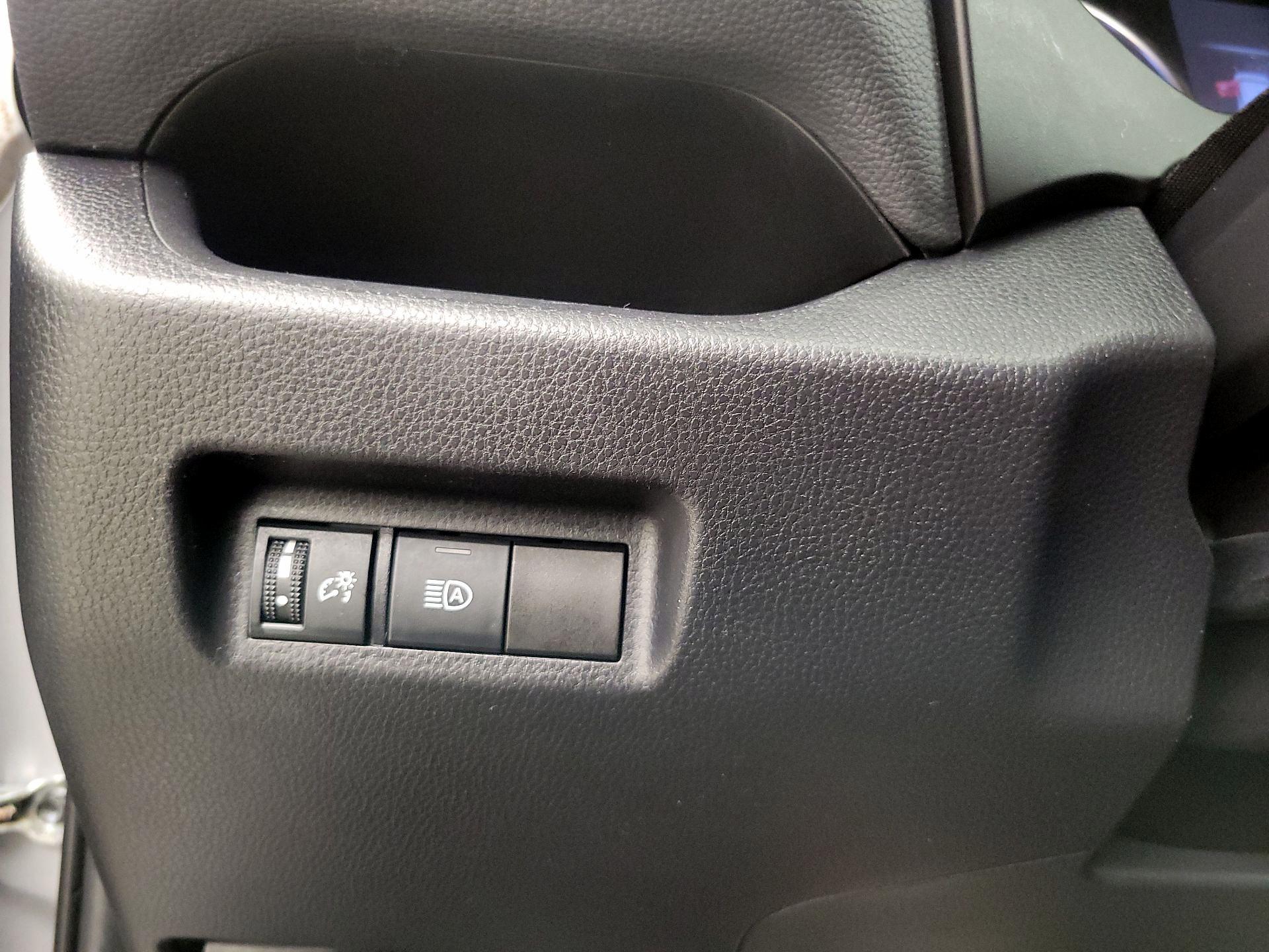 Thumbnail: 2019 Toyota RAV4 - 13