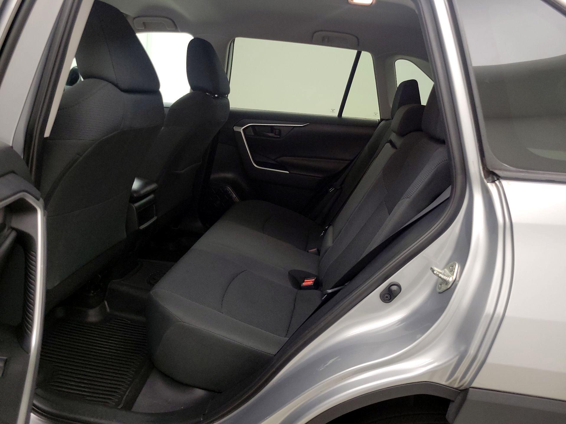 Thumbnail: 2019 Toyota RAV4 - 19