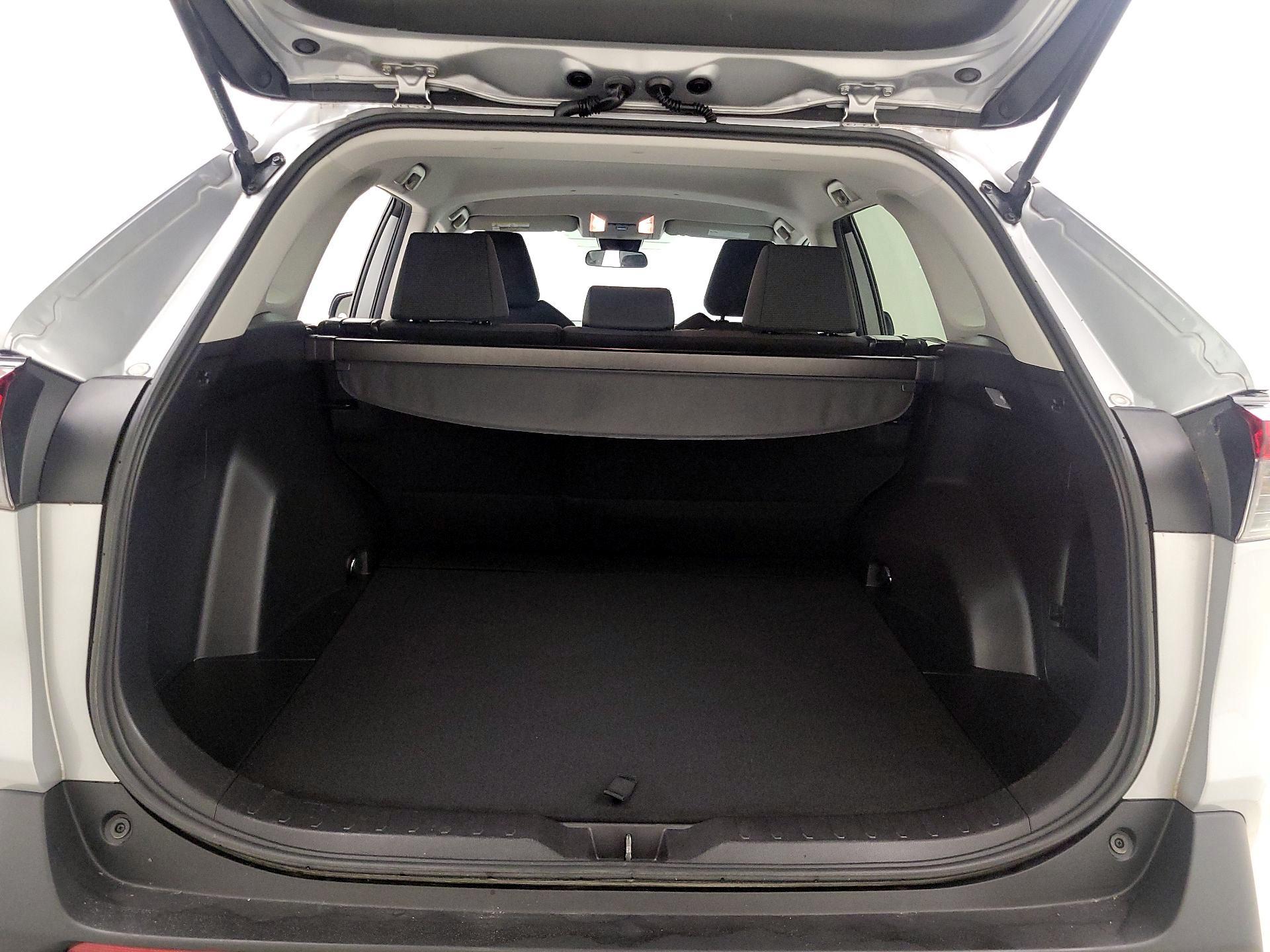 Thumbnail: 2019 Toyota RAV4 - 20