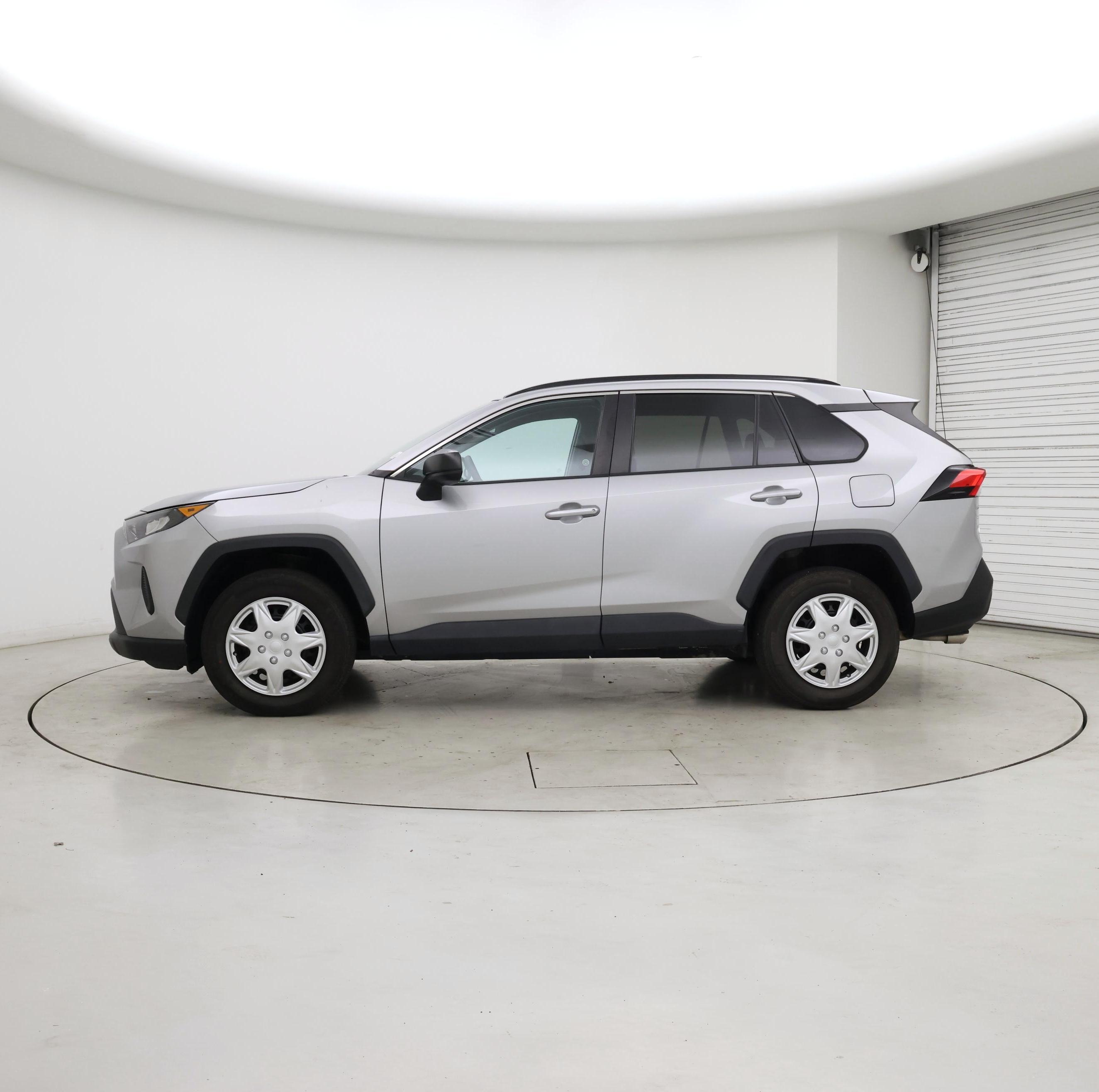 Thumbnail: 2019 Toyota RAV4 - 3