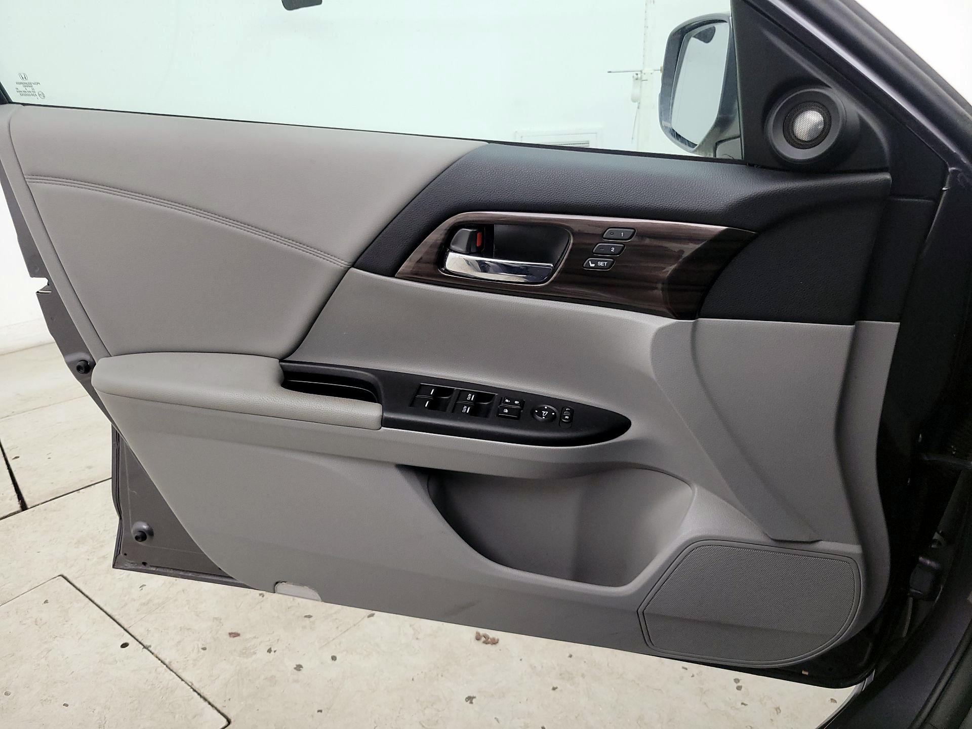 Thumbnail: 2016 Honda Accord - 12