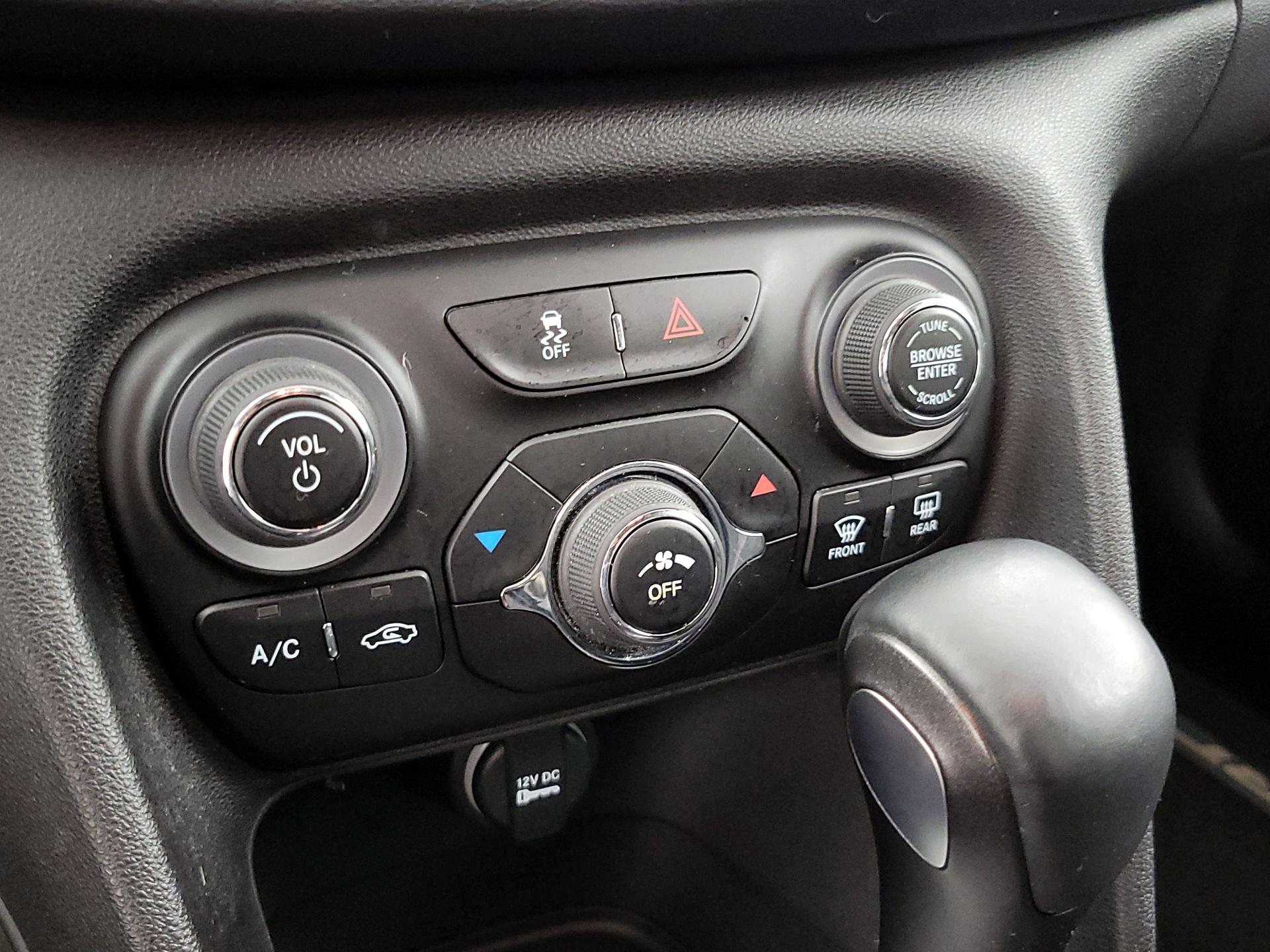 Thumbnail: 2015 Dodge Dart - 16