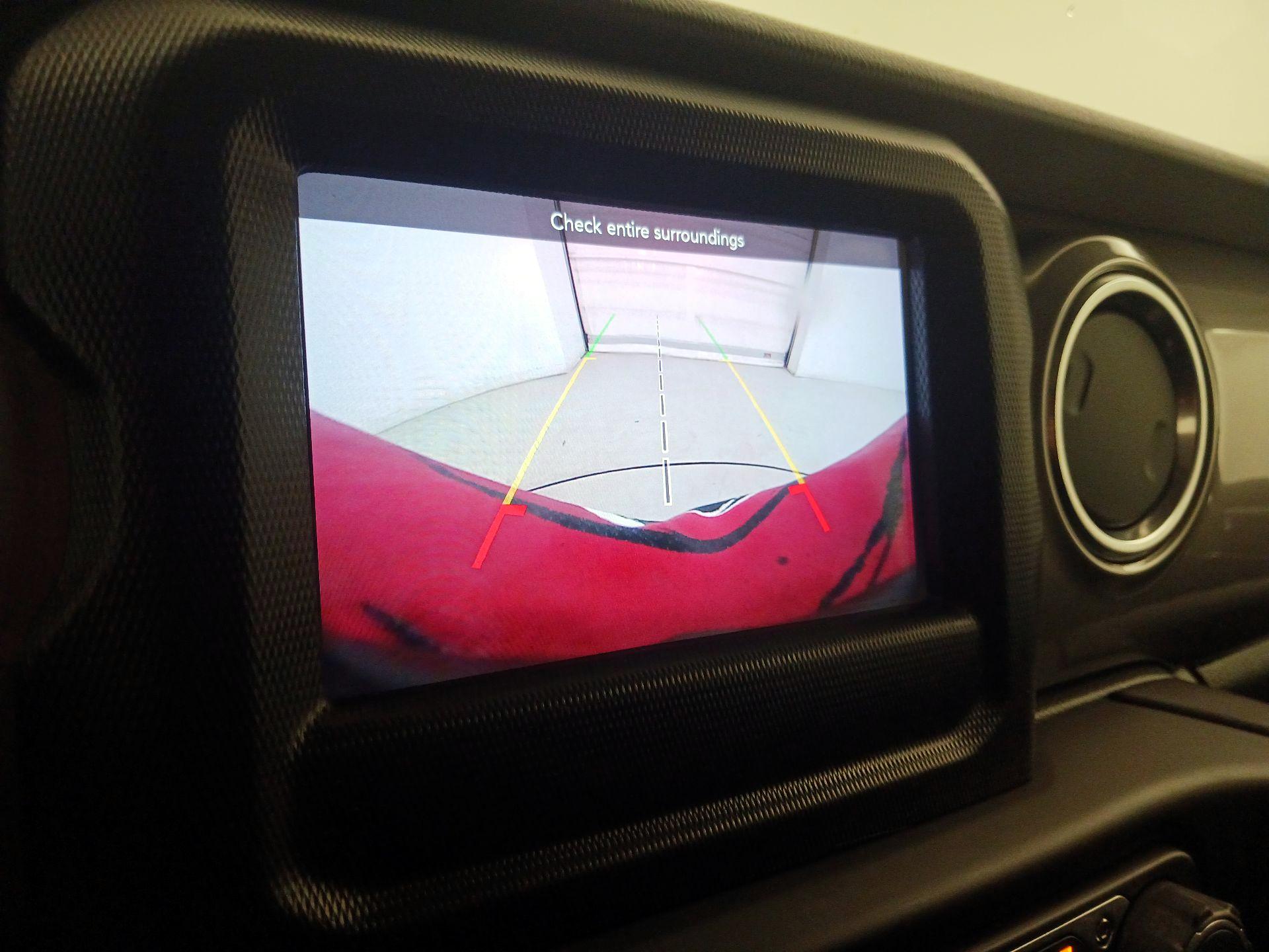 Thumbnail: 2019 Jeep Wrangler - 14