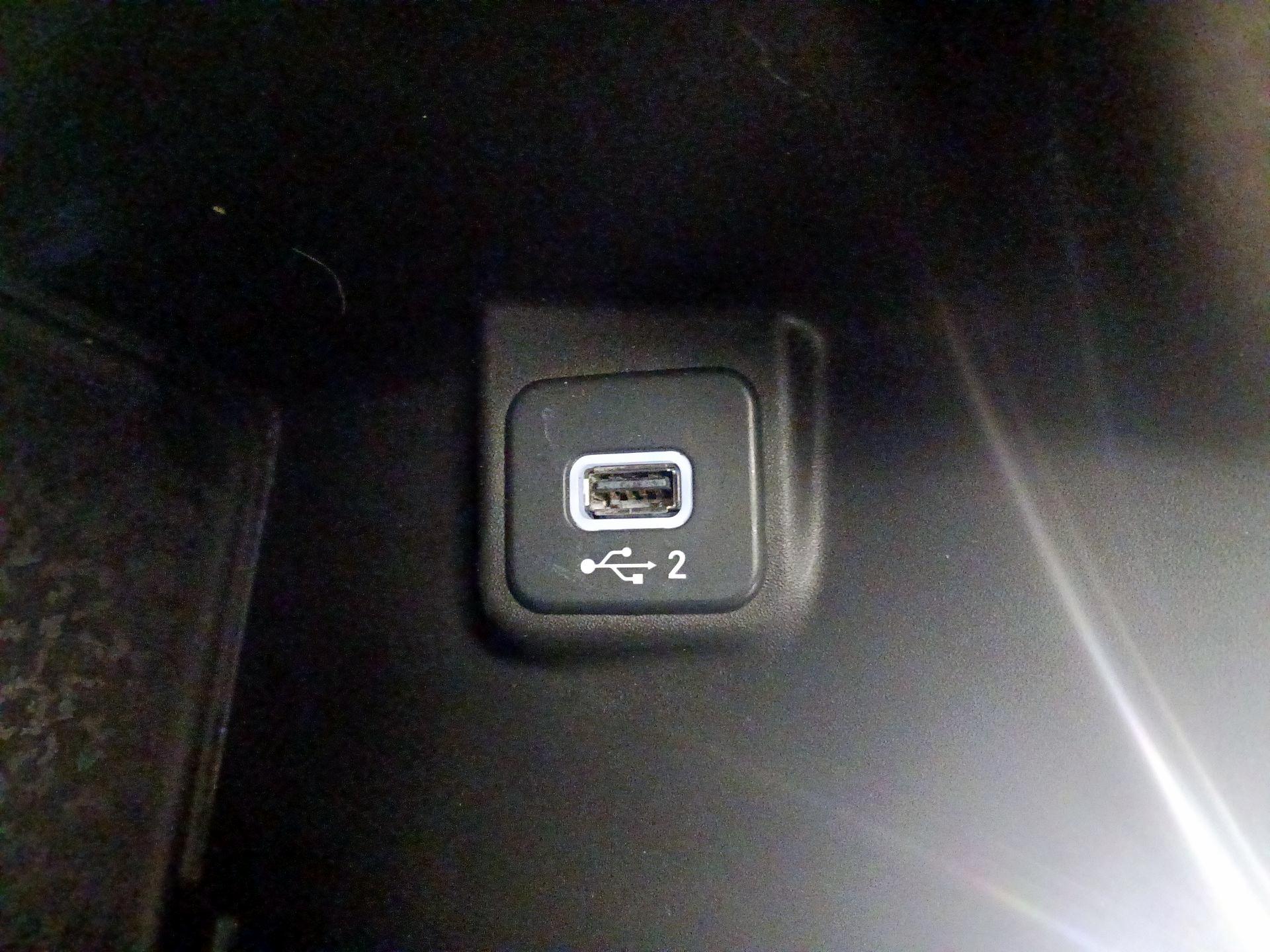 Thumbnail: 2019 Jeep Wrangler - 18