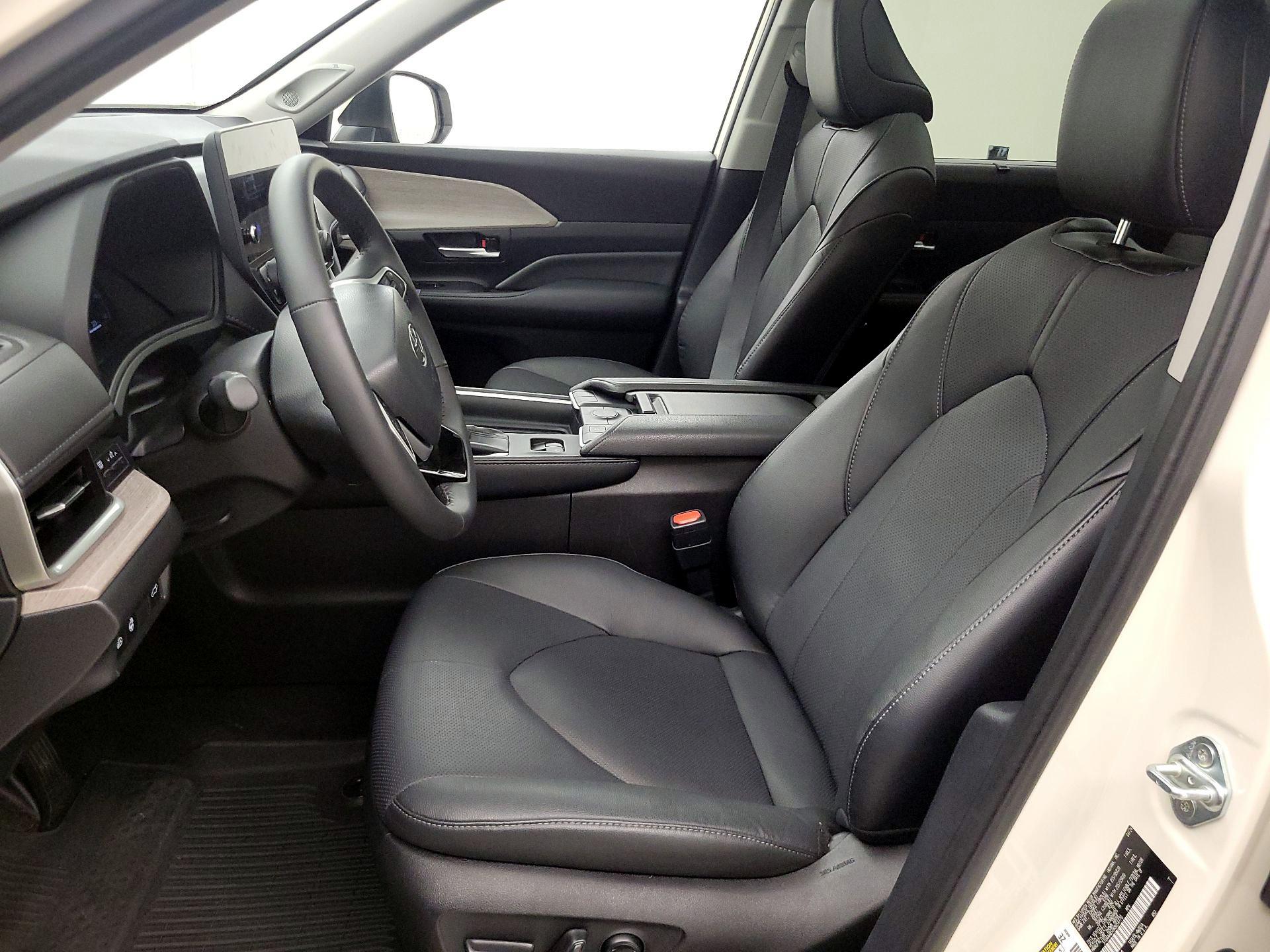 Thumbnail: 2024 Toyota Grand Highlander - 11