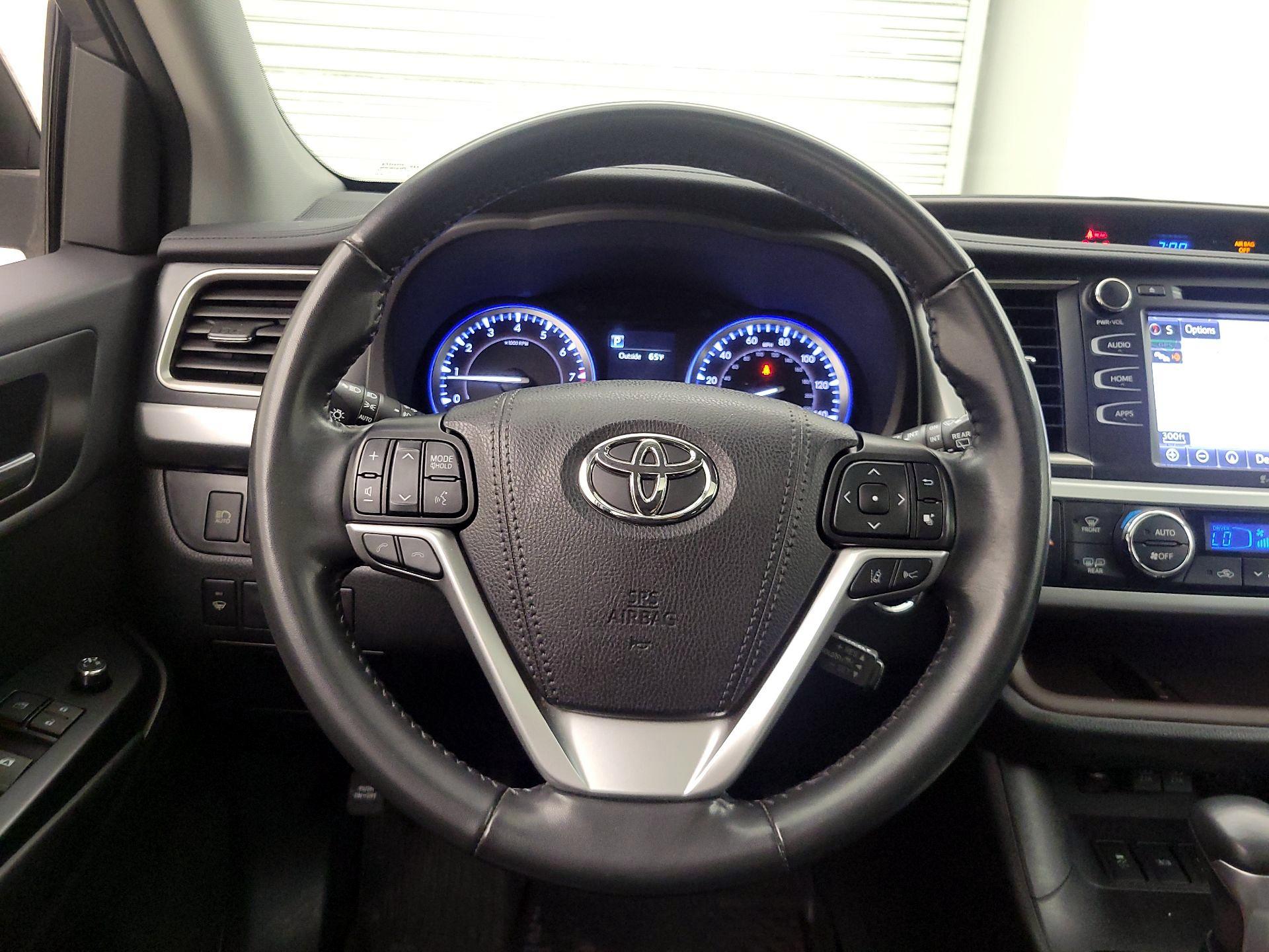 Thumbnail: 2019 Toyota Highlander - 10
