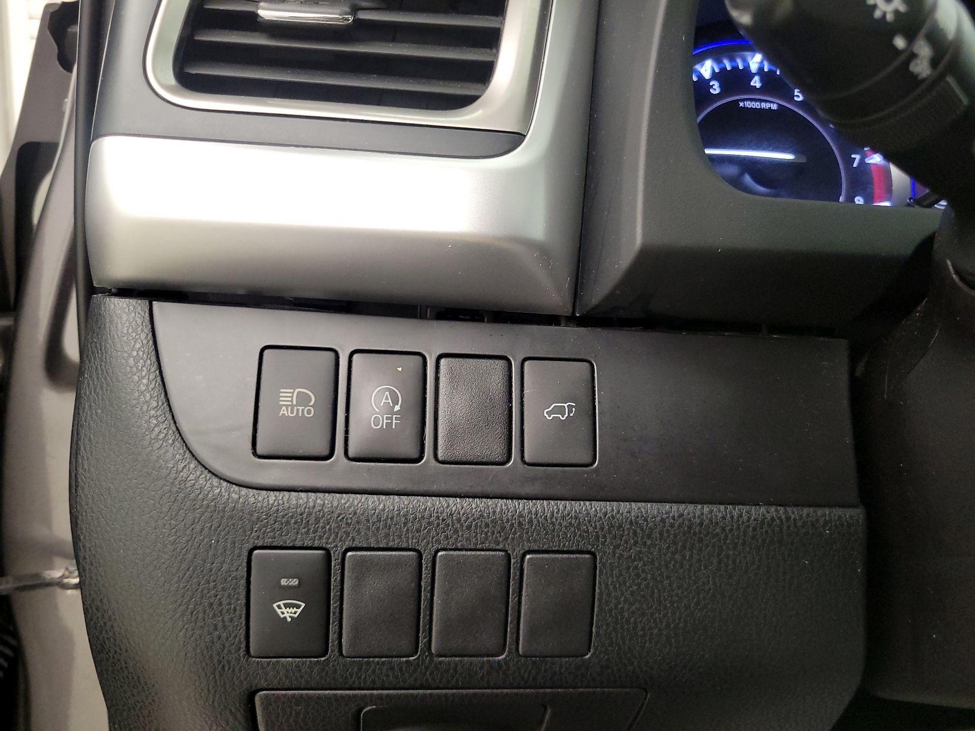 Thumbnail: 2019 Toyota Highlander - 13