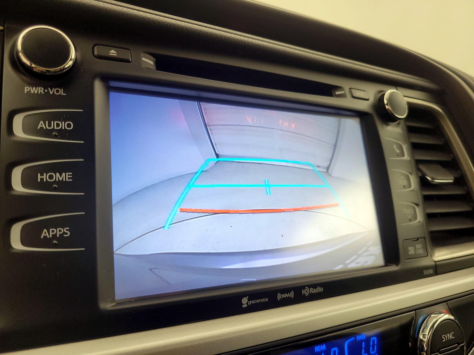 Thumbnail: 2019 Toyota Highlander - 15