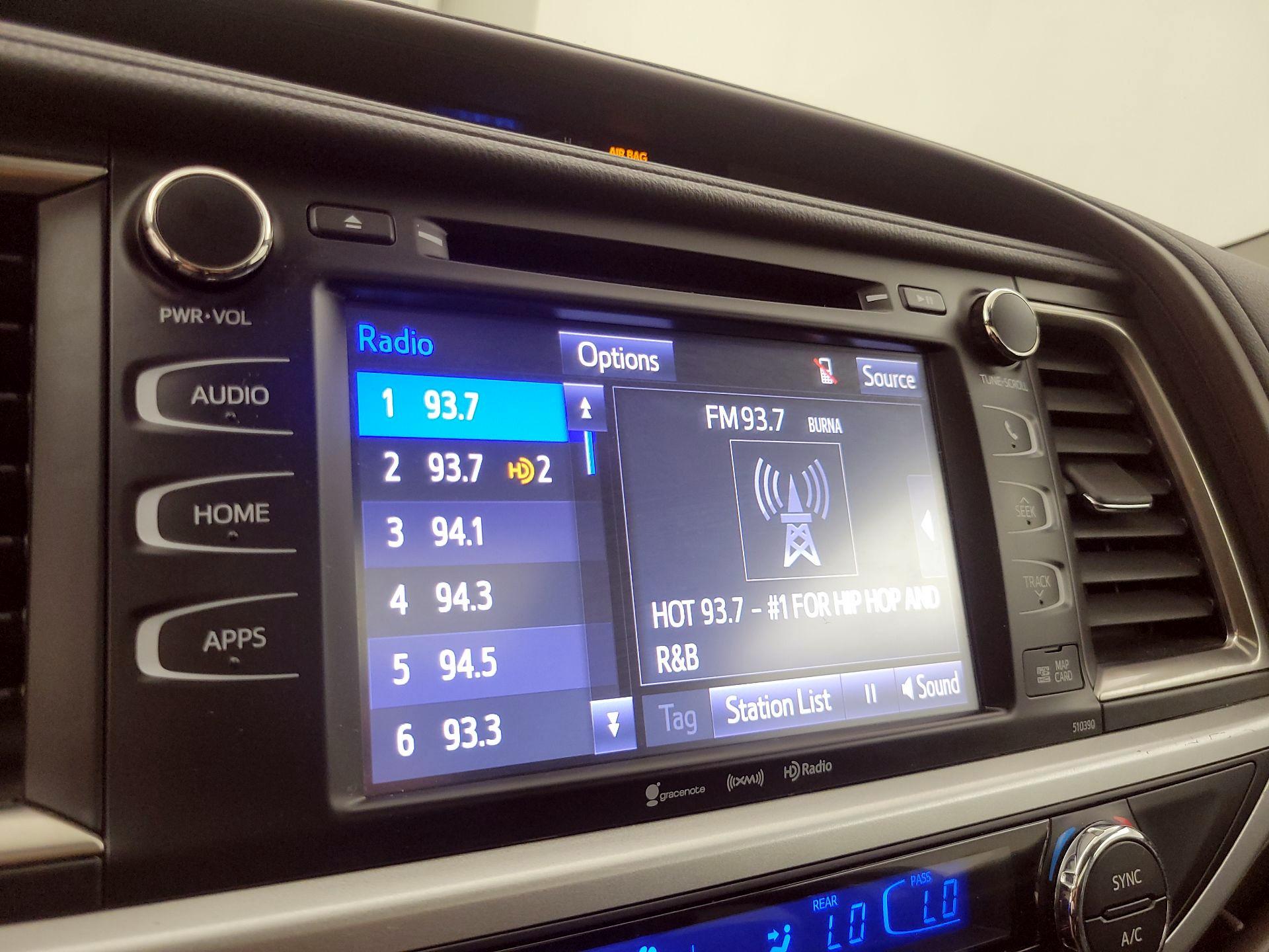 Thumbnail: 2019 Toyota Highlander - 16