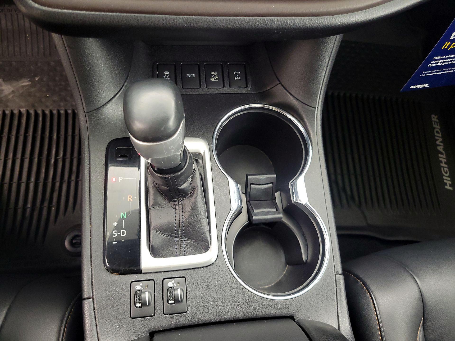 Thumbnail: 2019 Toyota Highlander - 18