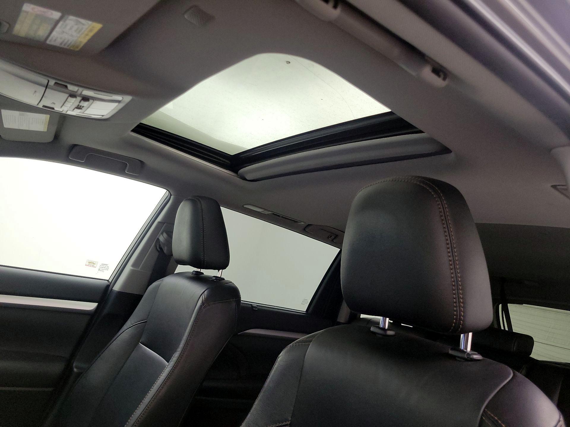 Thumbnail: 2019 Toyota Highlander - 20