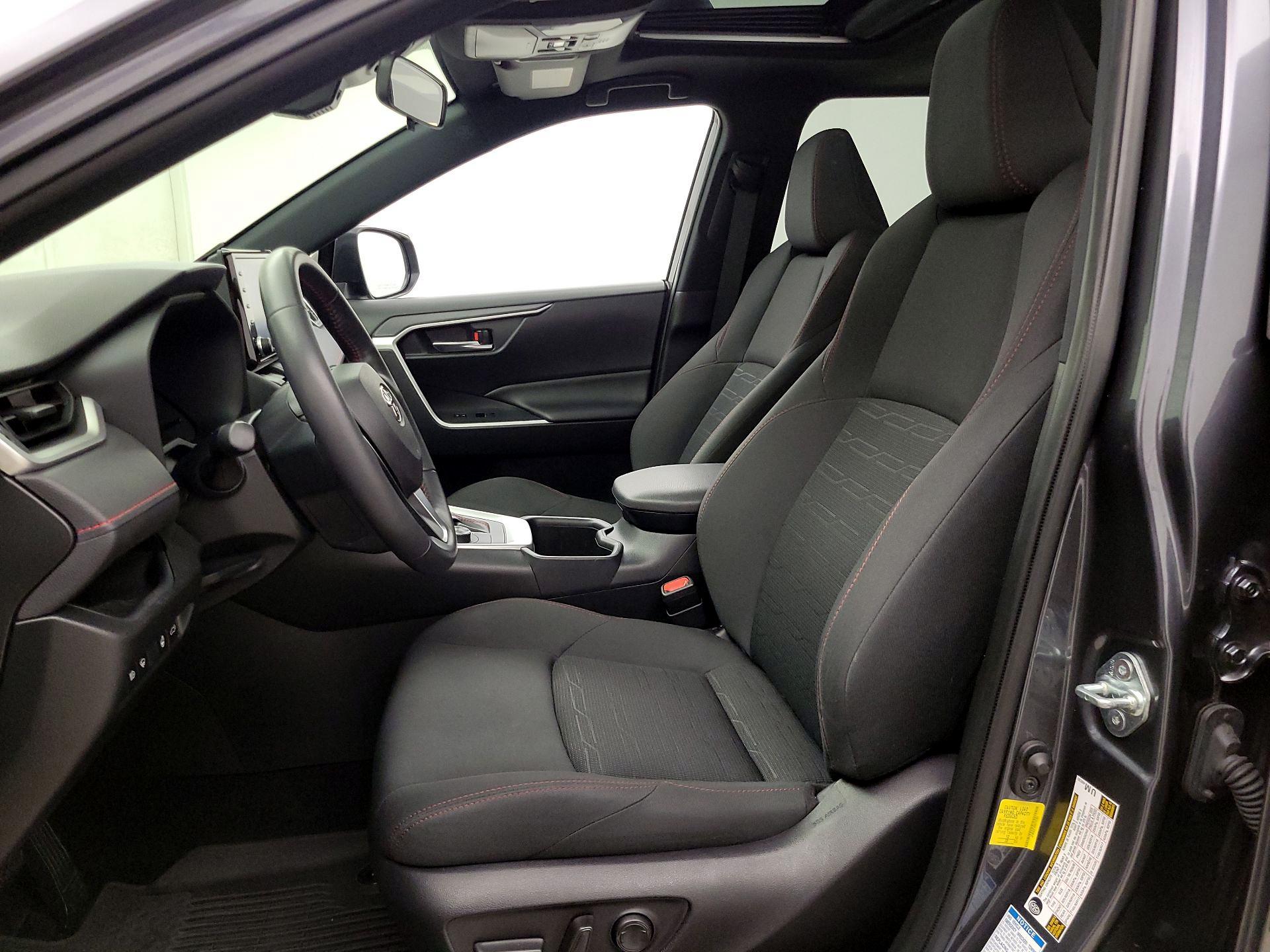 Thumbnail: 2022 Toyota RAV4 - 11