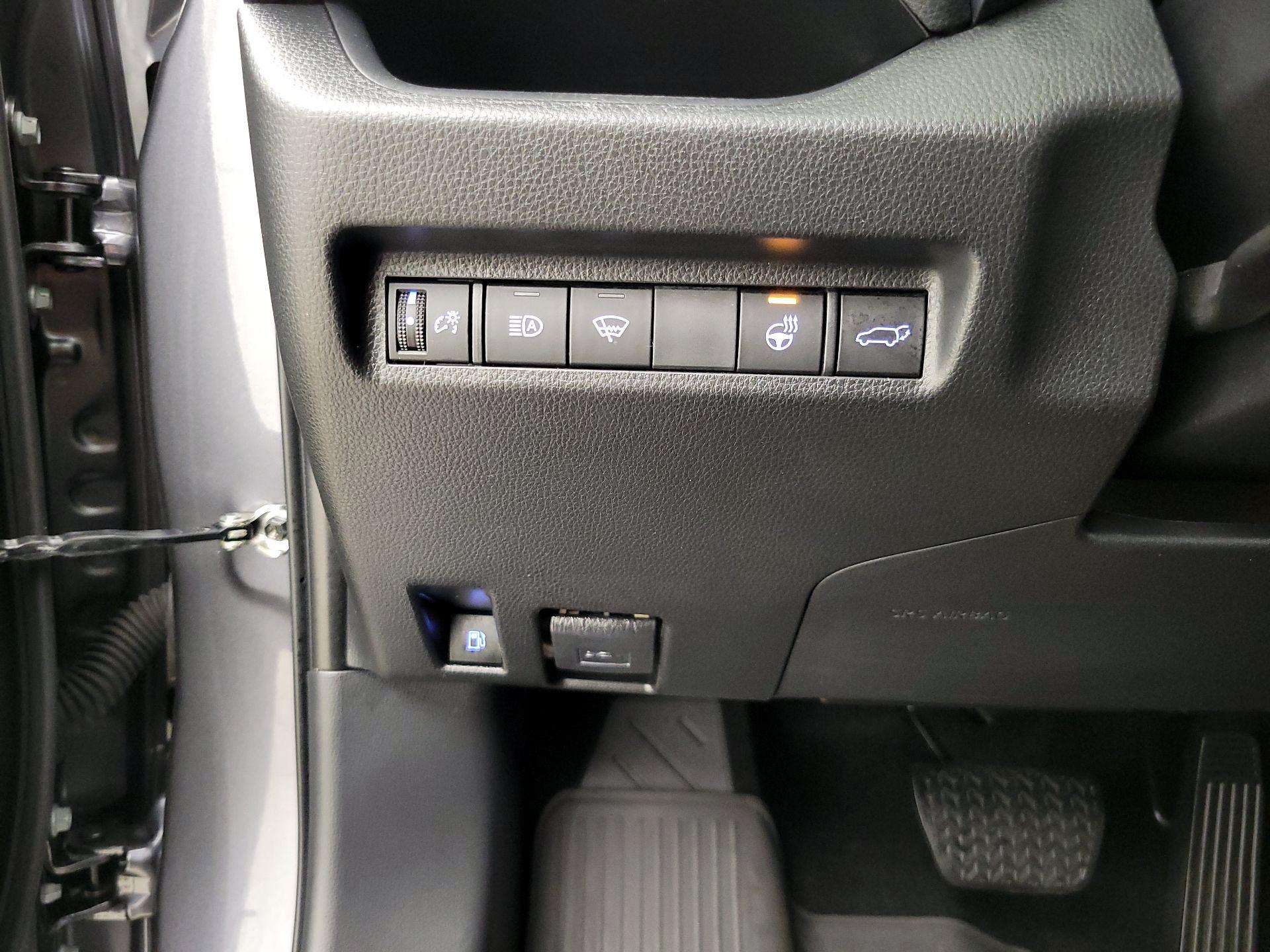 Thumbnail: 2022 Toyota RAV4 - 13